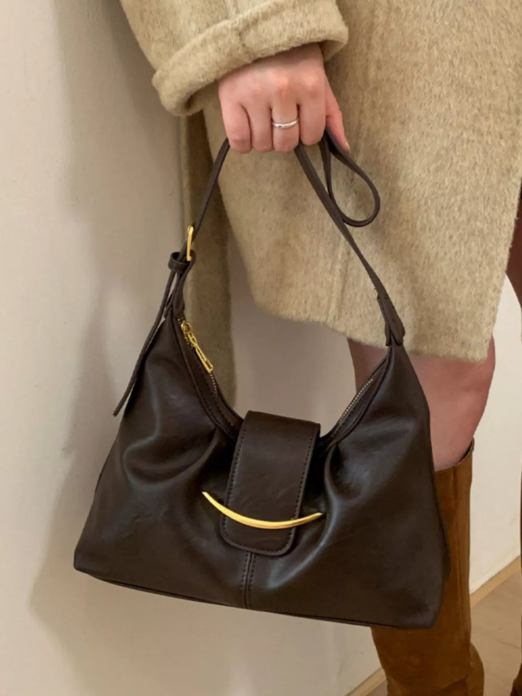 Buckle Adjustable Strap Crossbody Bag