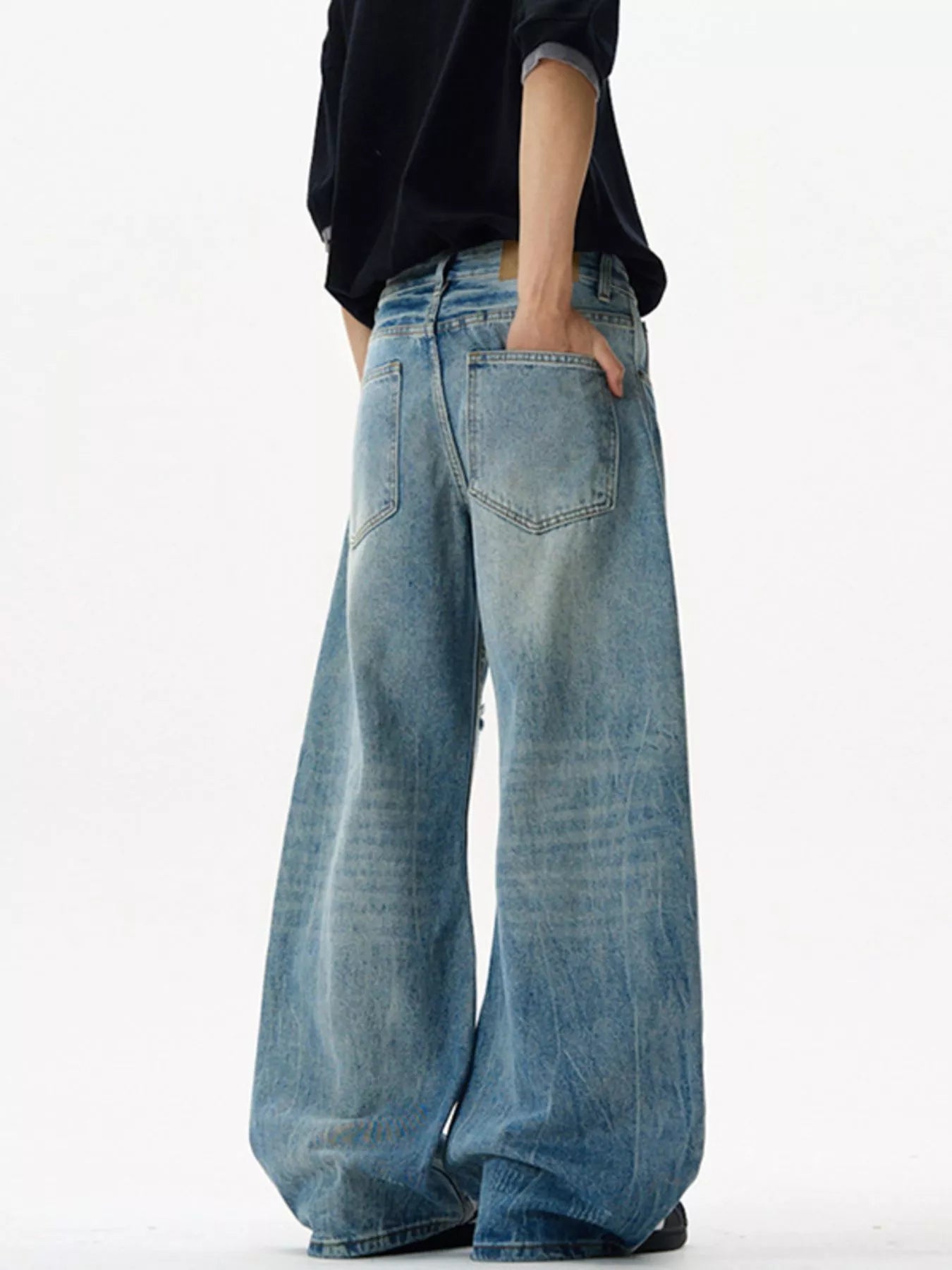 Men's Distressed Loose Fit Jeans
