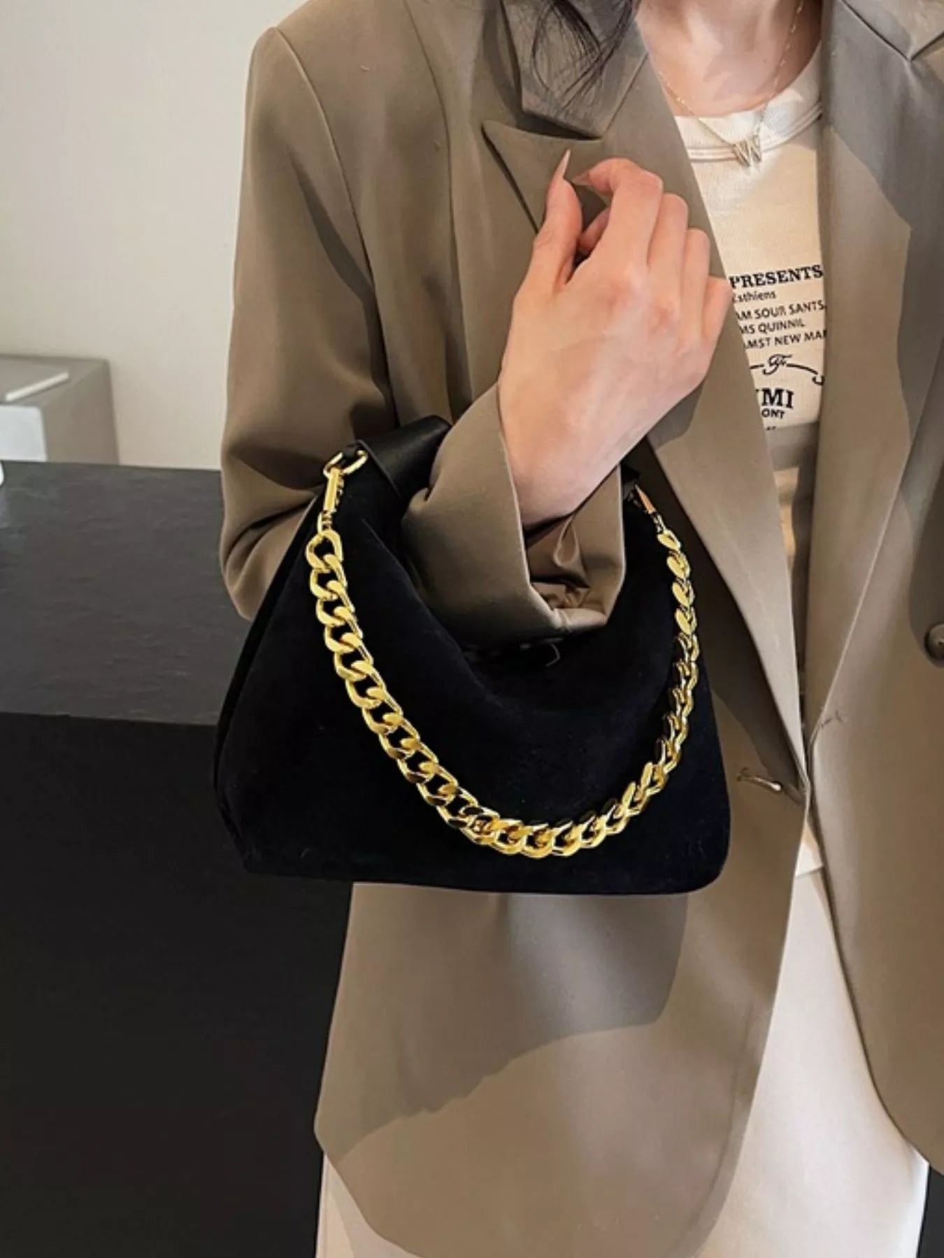 Chain Detail Crossbody Bag