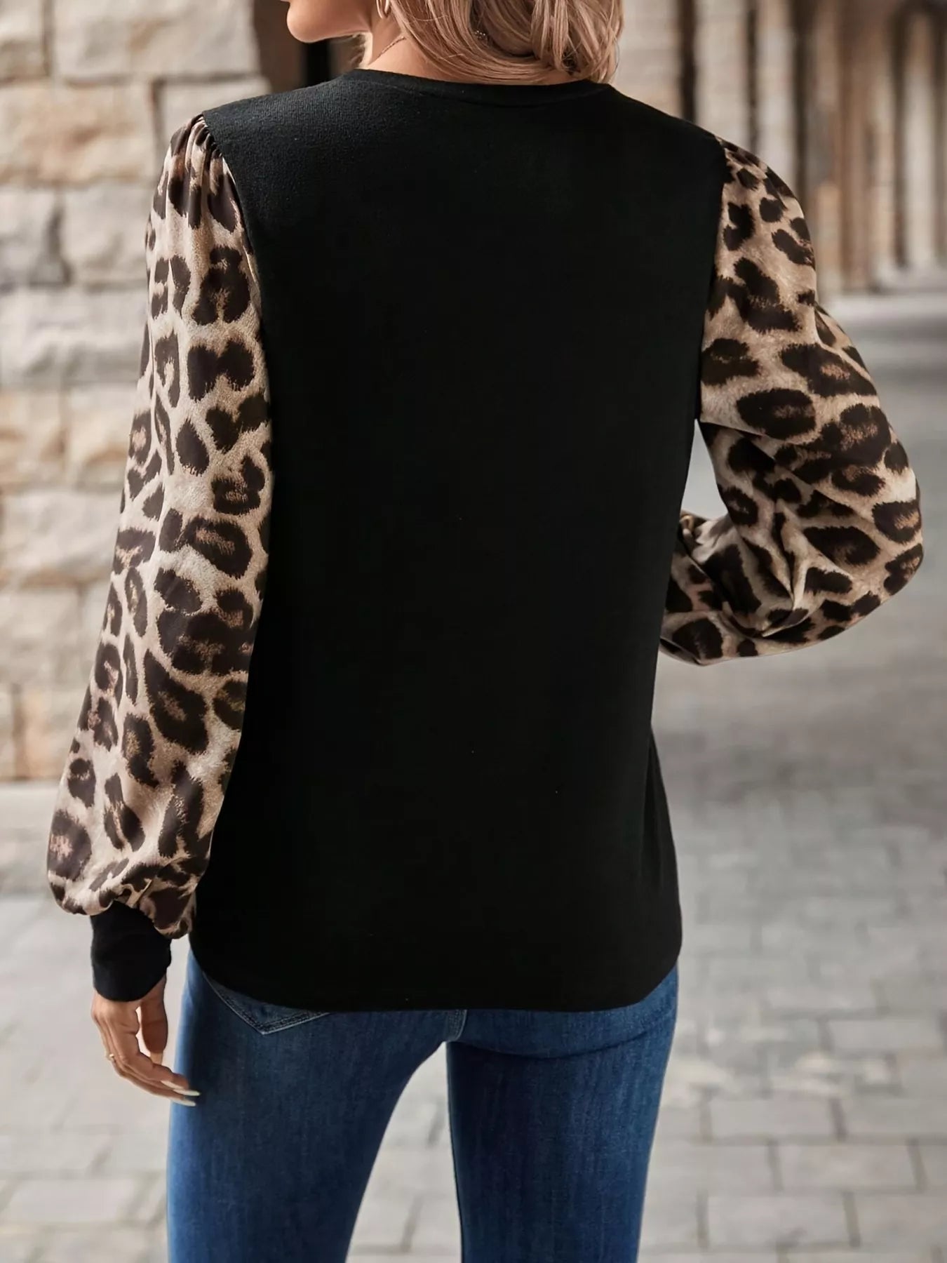 Leopard Long Sleeve Round Neck T-Shirt