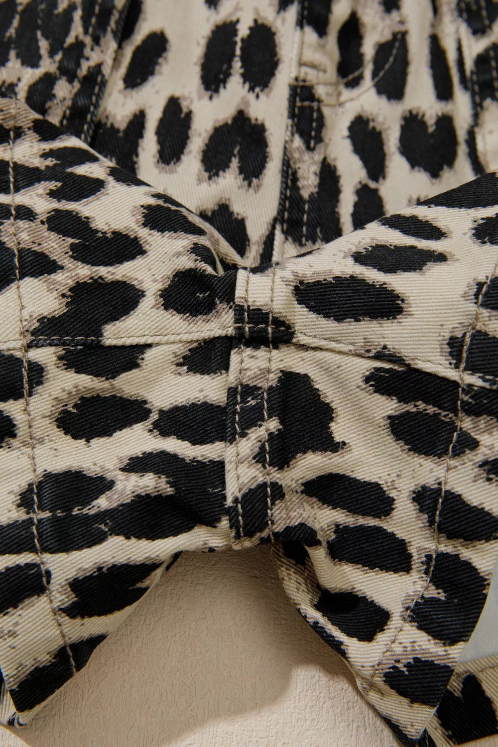 Leopard Print Lace-up Elastic Waistband Mid Rise Denim Shorts