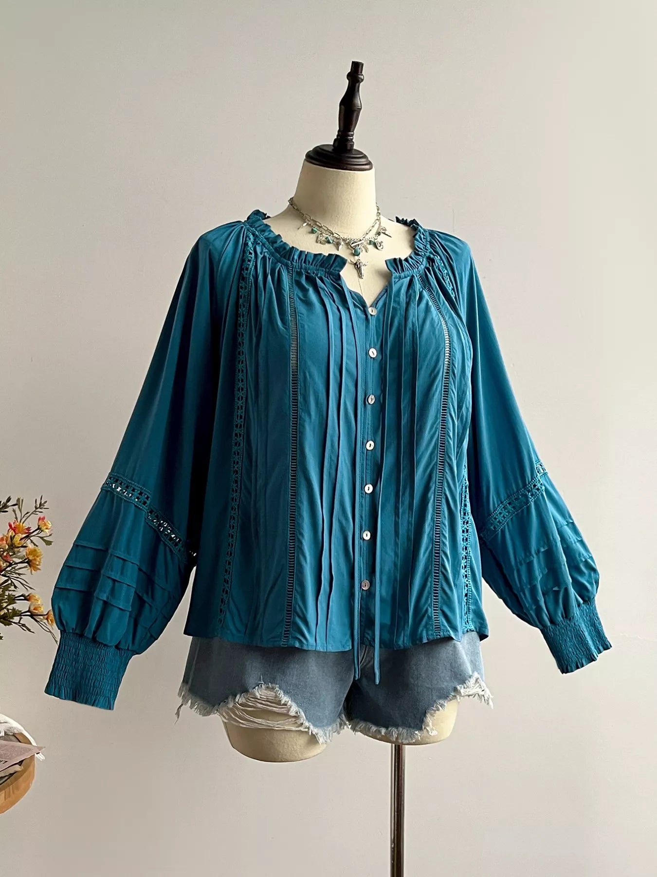 Plus Size Frill Pleated Lantern Sleeve Blouse