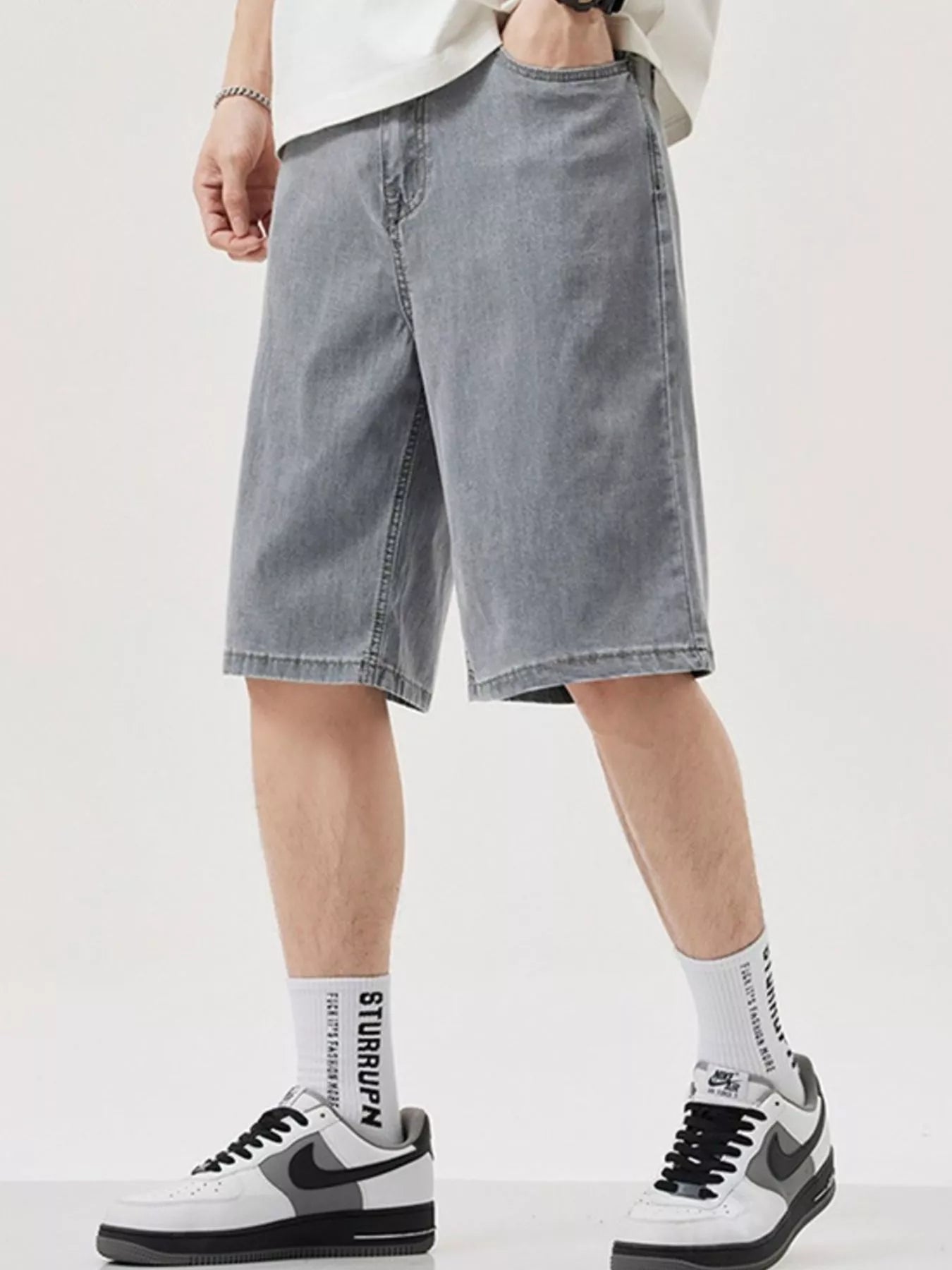Men's Relaxed Fit Wash Denim Shorts