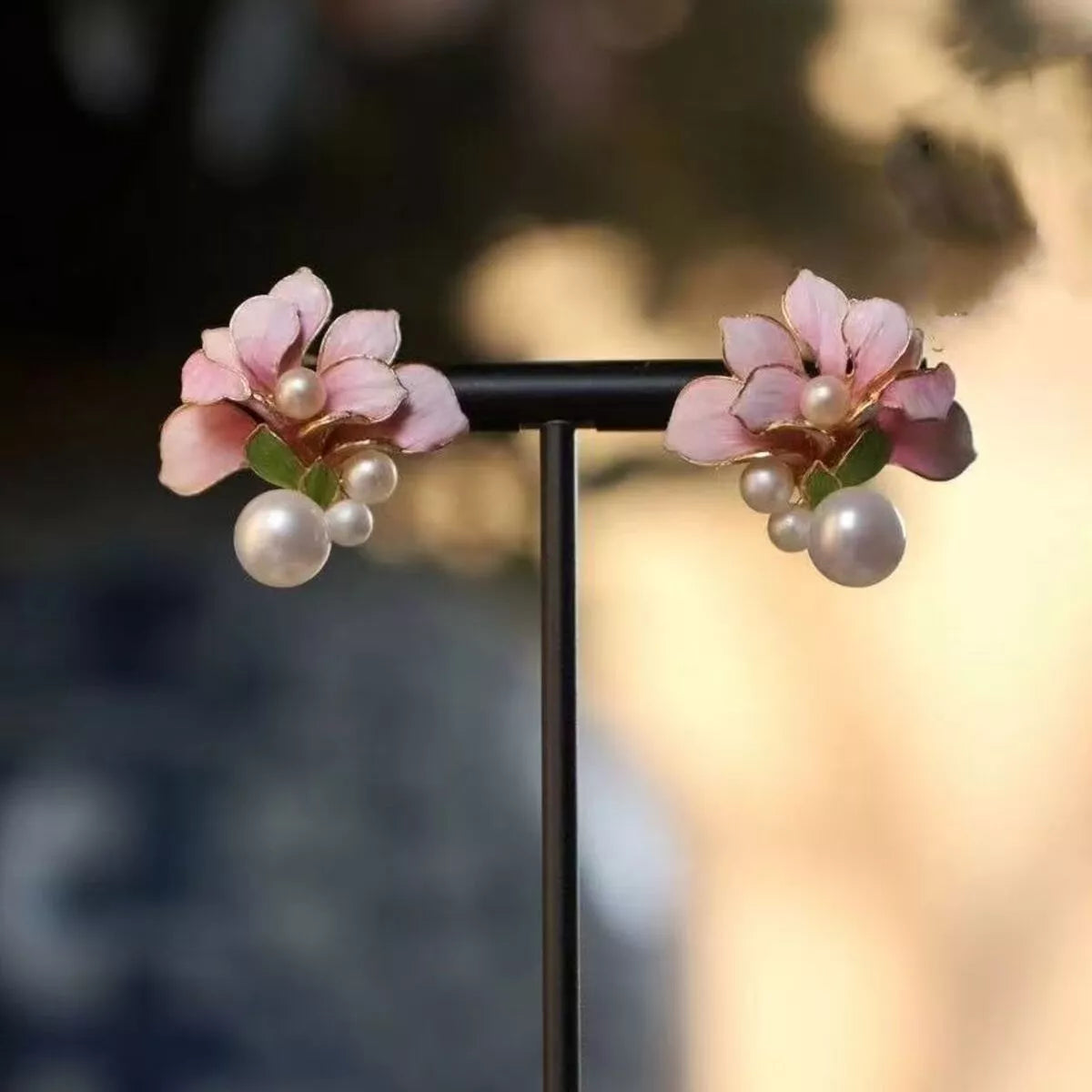 Flower Pearl Stud Earrings
