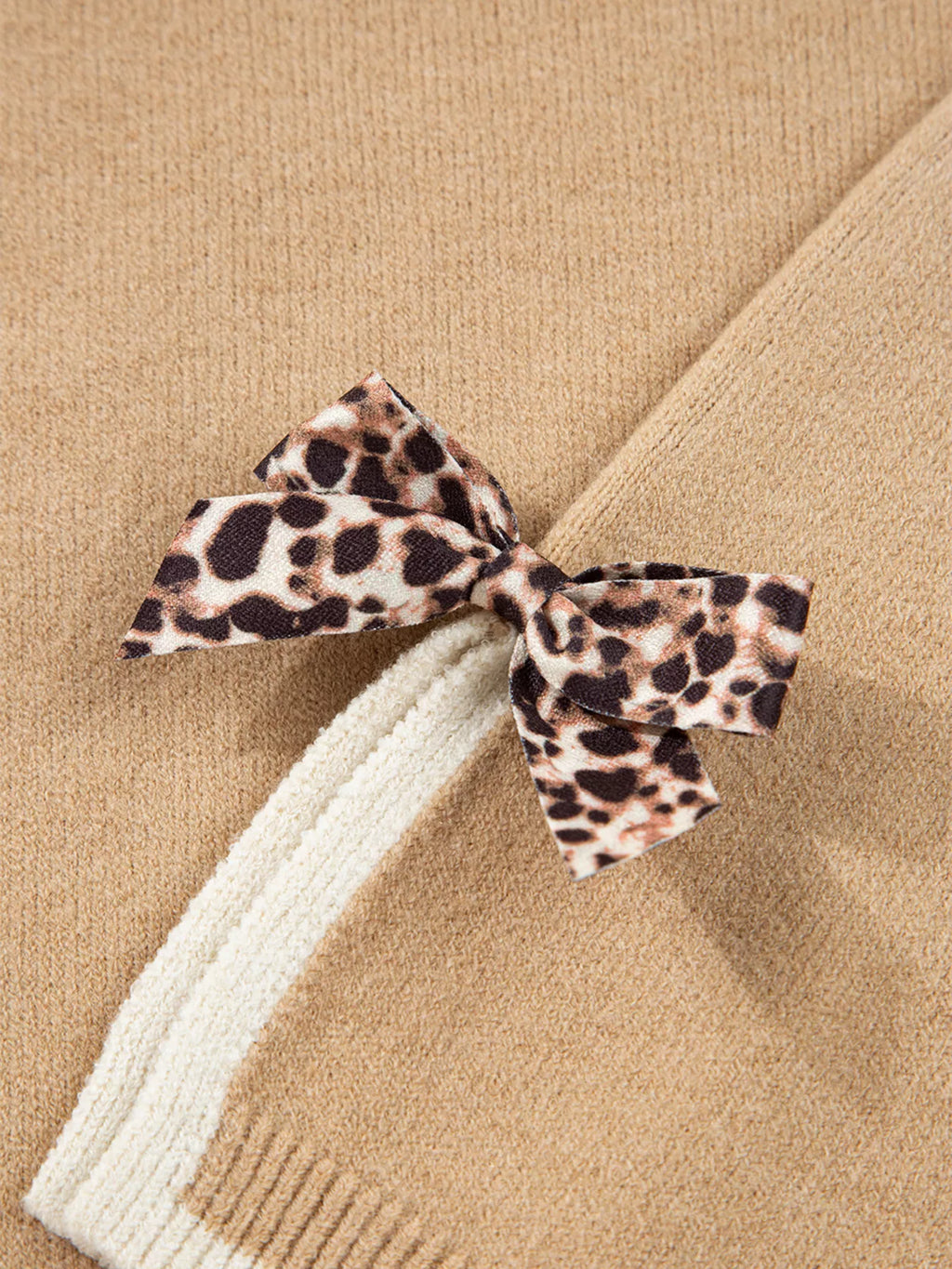 Leopard Bow Decor Split Cuff Contrast Trim Sweater