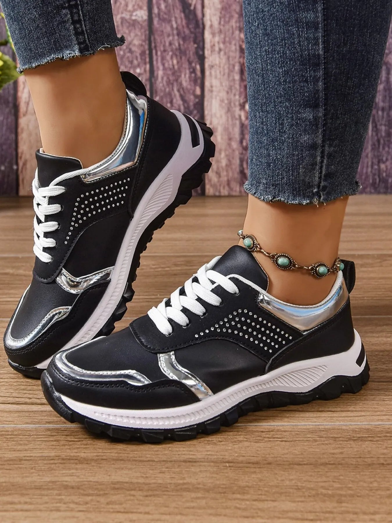 Lace Up Round Toe Sneakers