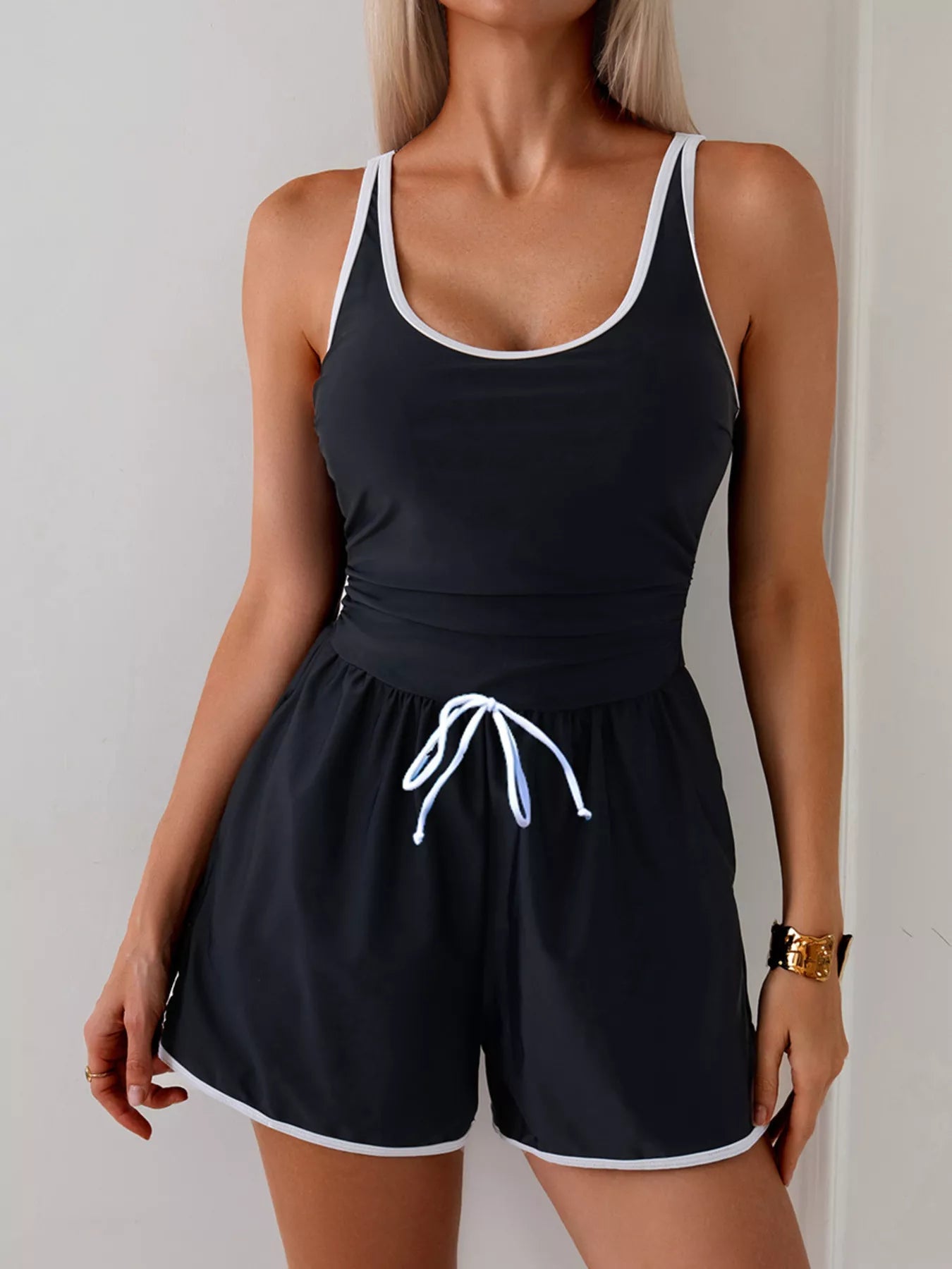 Contrast Trim Scoop Neck One-Piece Swimsuit