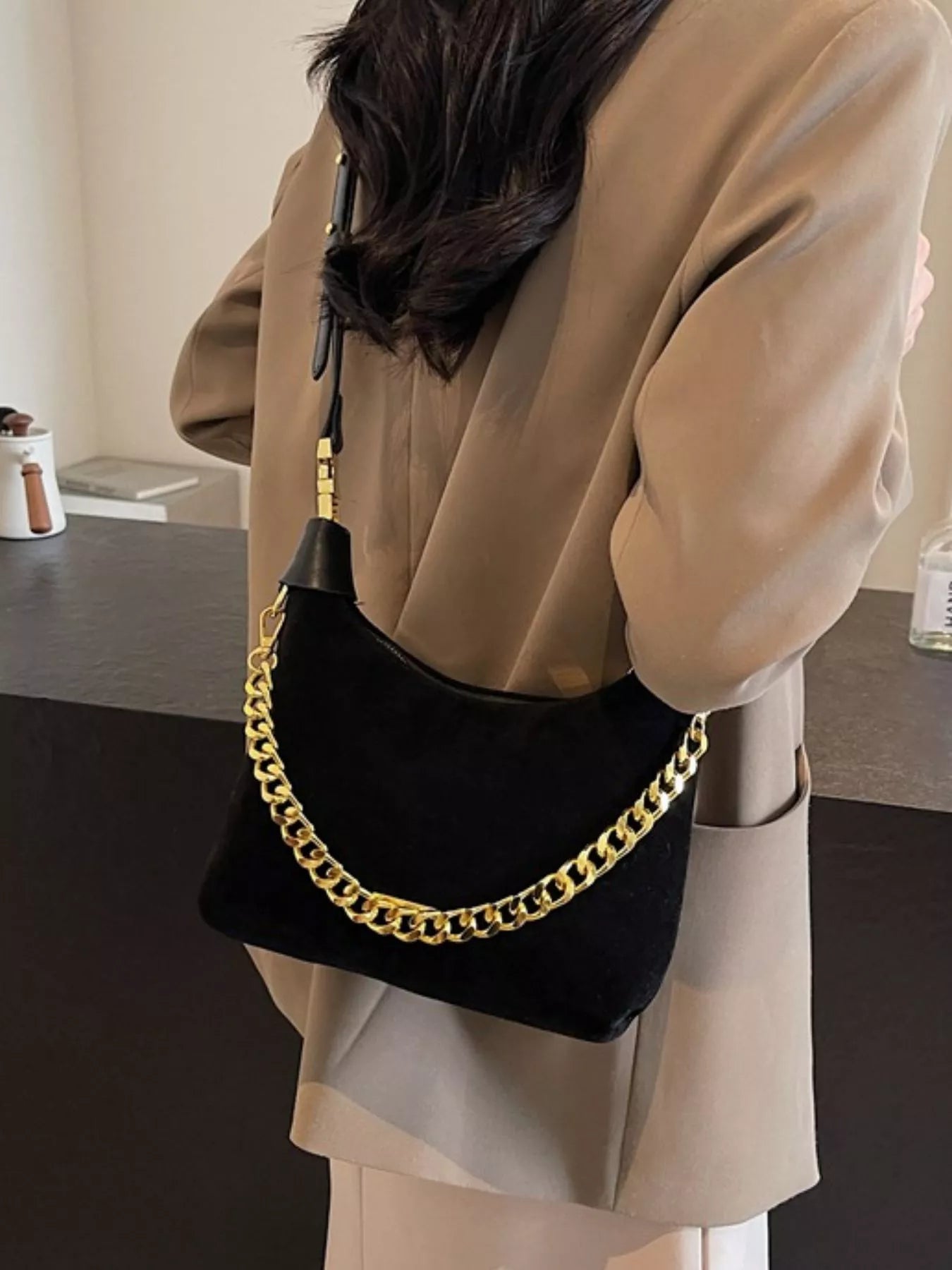 Chain Detail Crossbody Bag