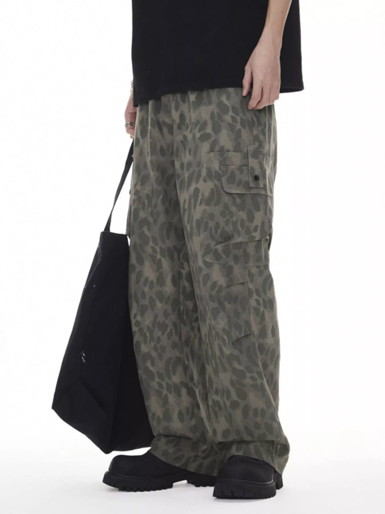 Men's Plus Size Leopard Wide Leg Cargo Pants