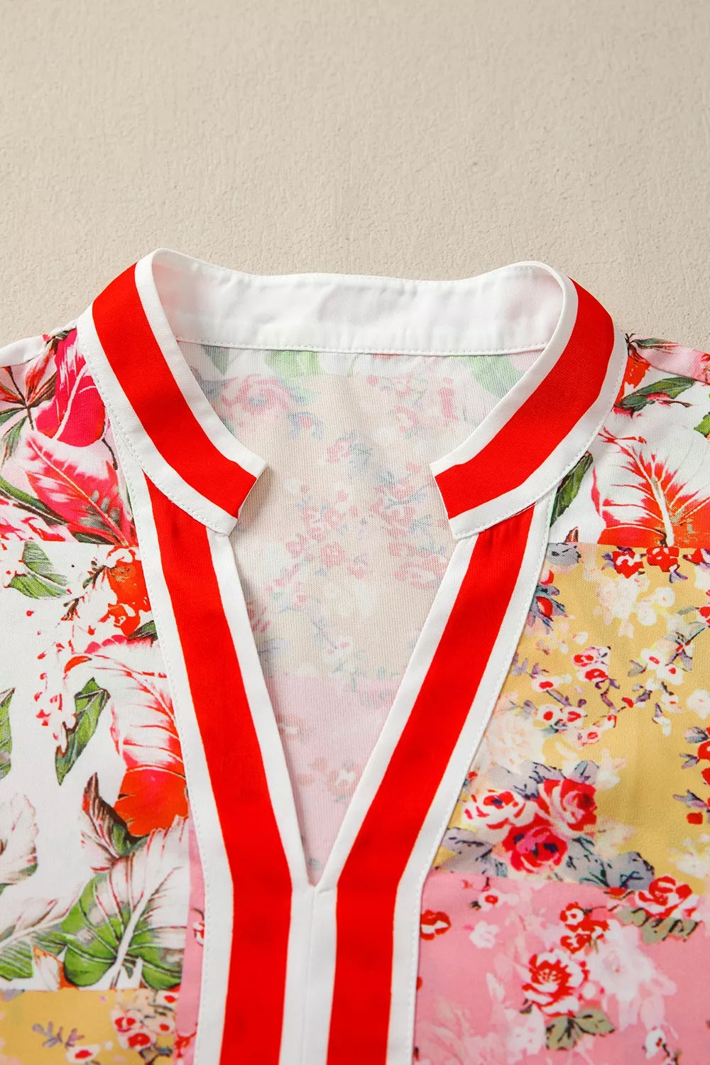 Contrast Collared V Neck Short Sleeve Floral Blouse