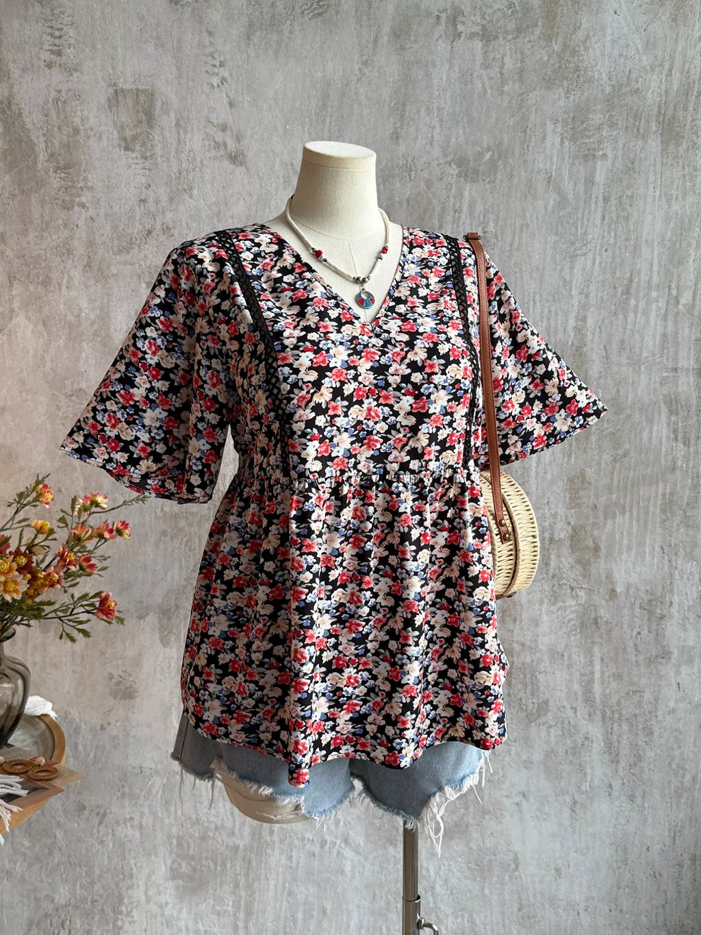 Plus Size Floral Print V-Neck Short Sleeve Blouse