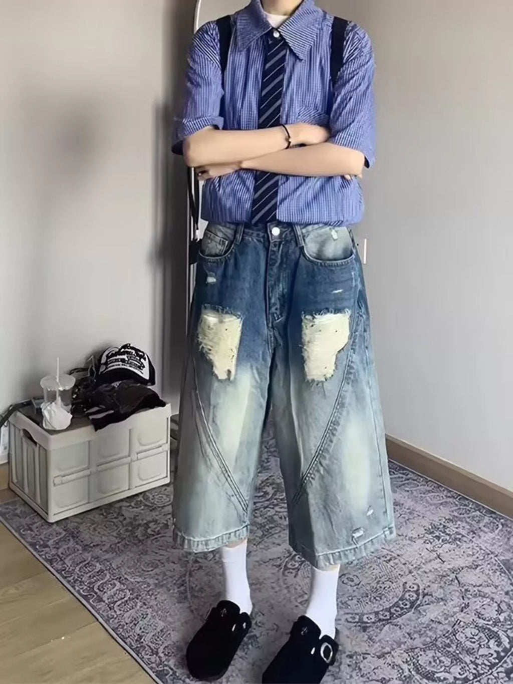 Men's Ripped Wide Leg Denim Shorts