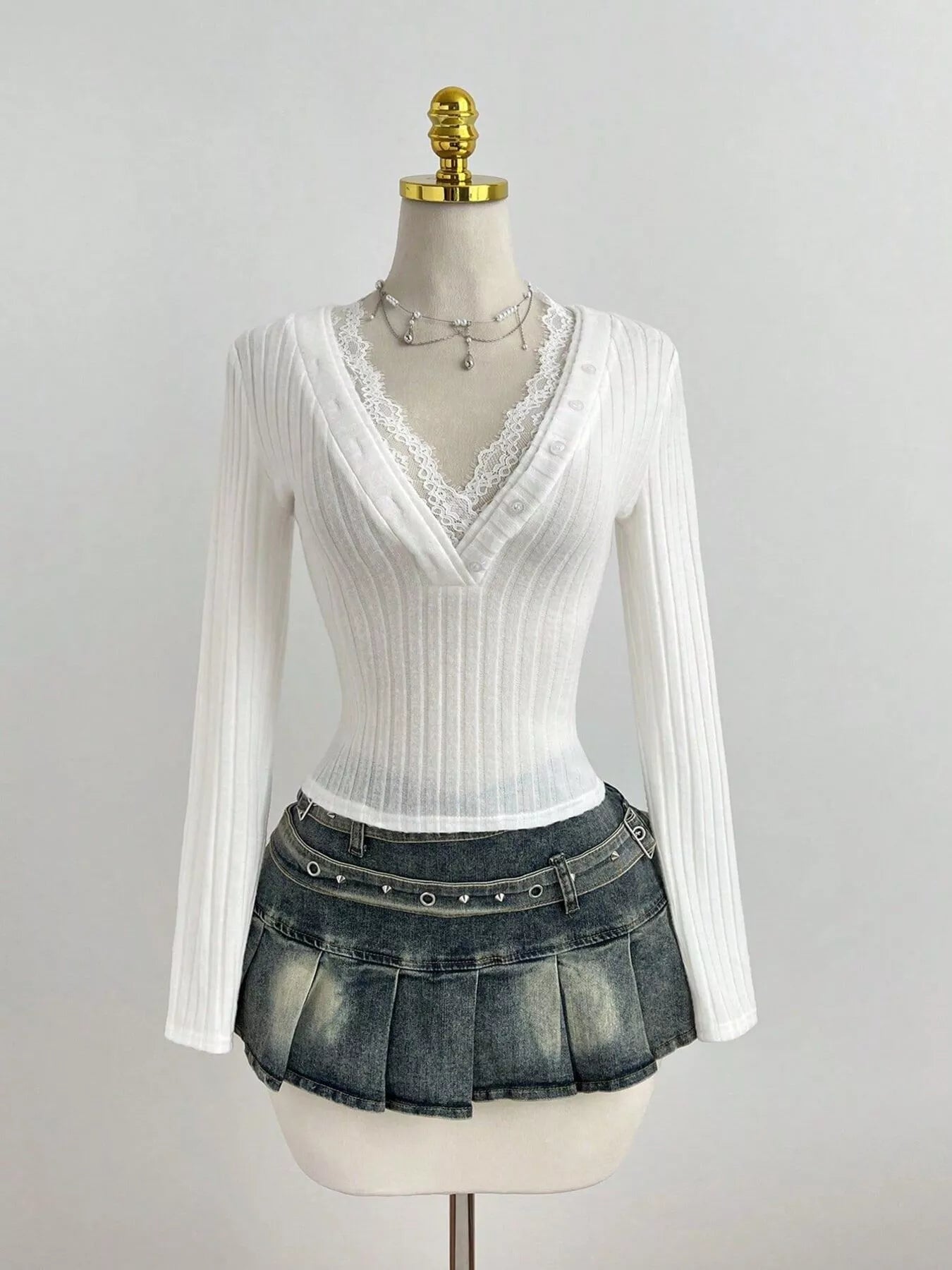 V-Neck Lace Trim Ribbed Knit T-Shirt