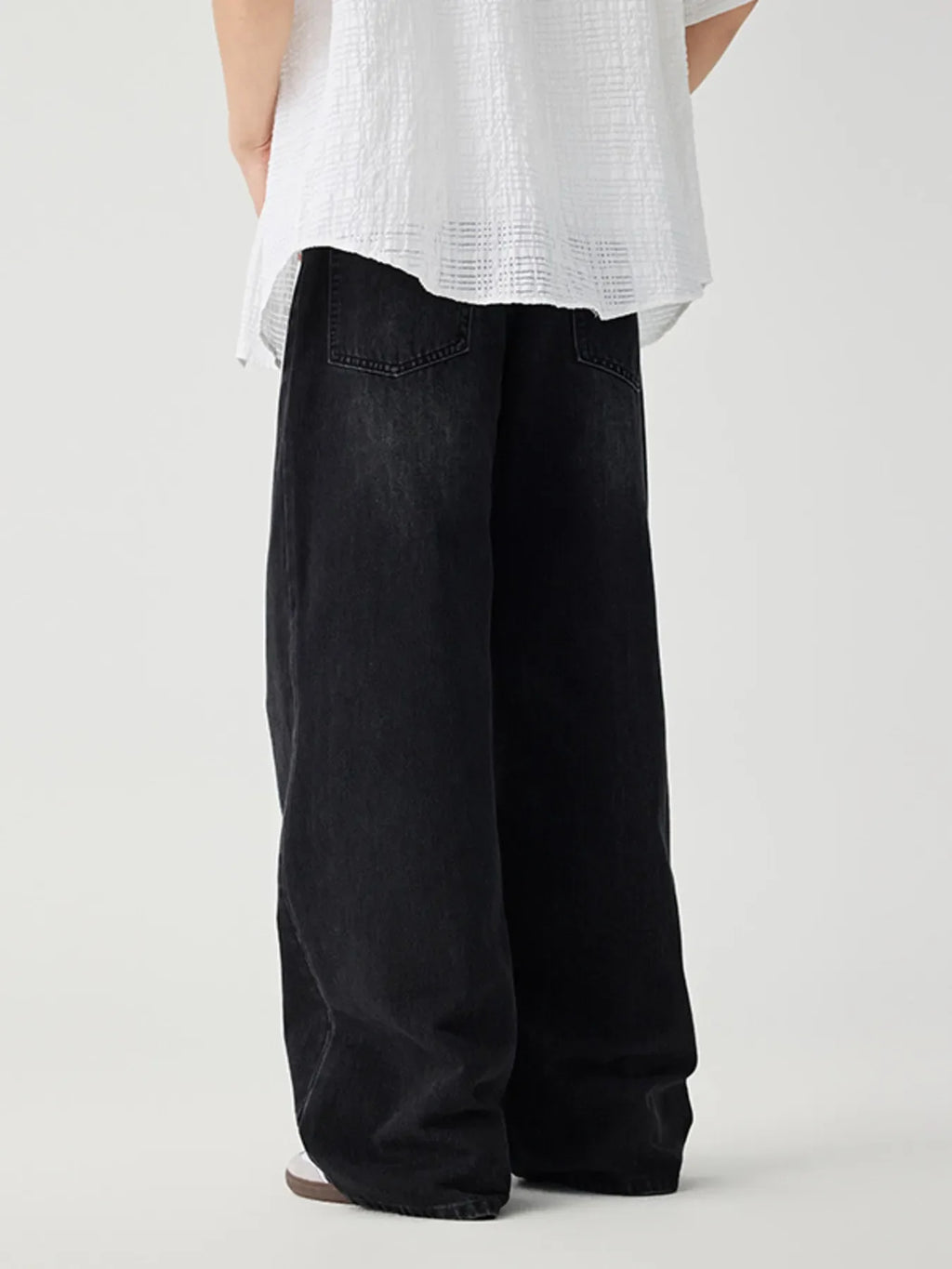 Men's Wide Leg Wash Jeans