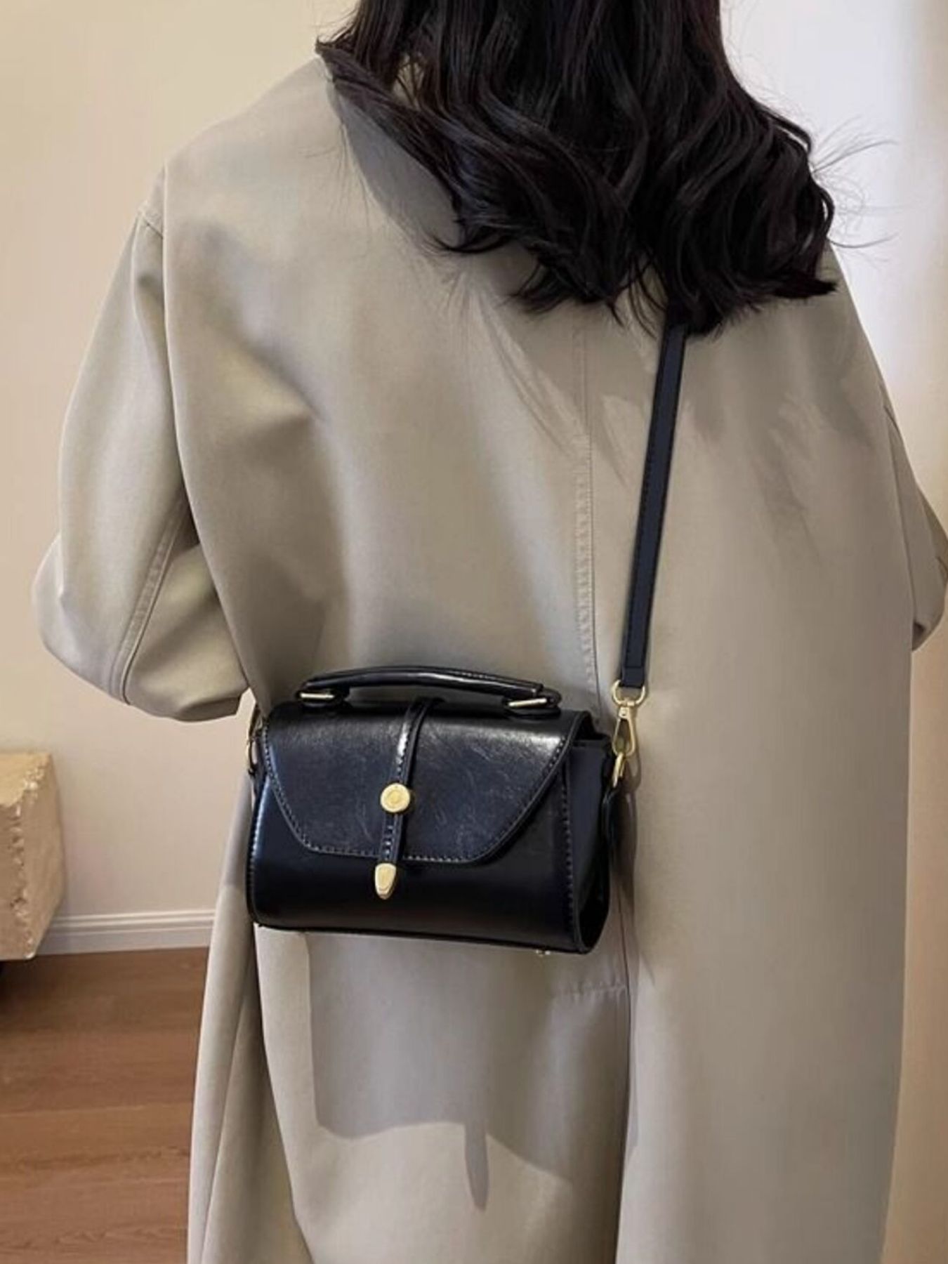 Vintage Style Flap Crossbody Bag
