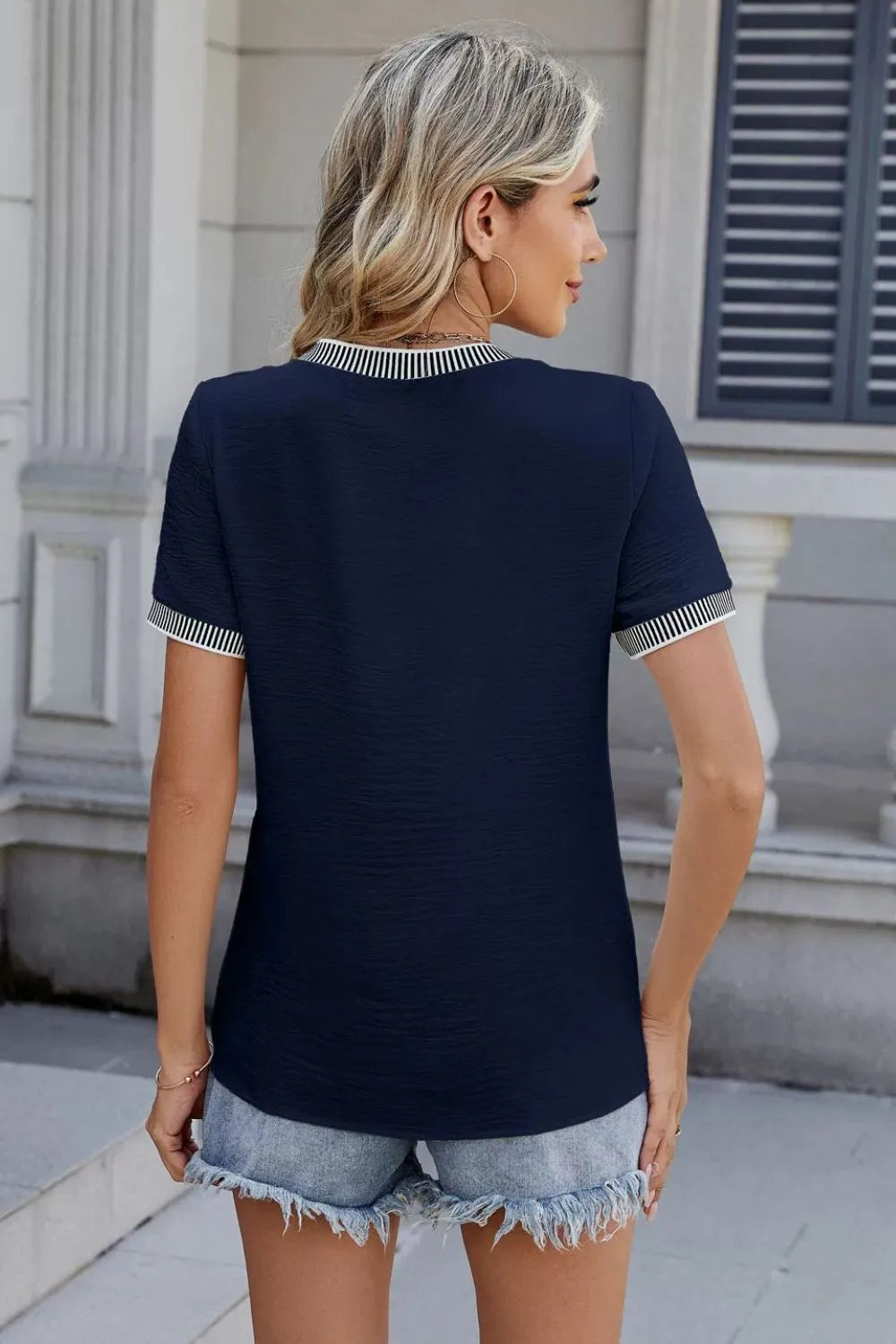Contrast Trim Round Neck Short Sleeve T-Shirt