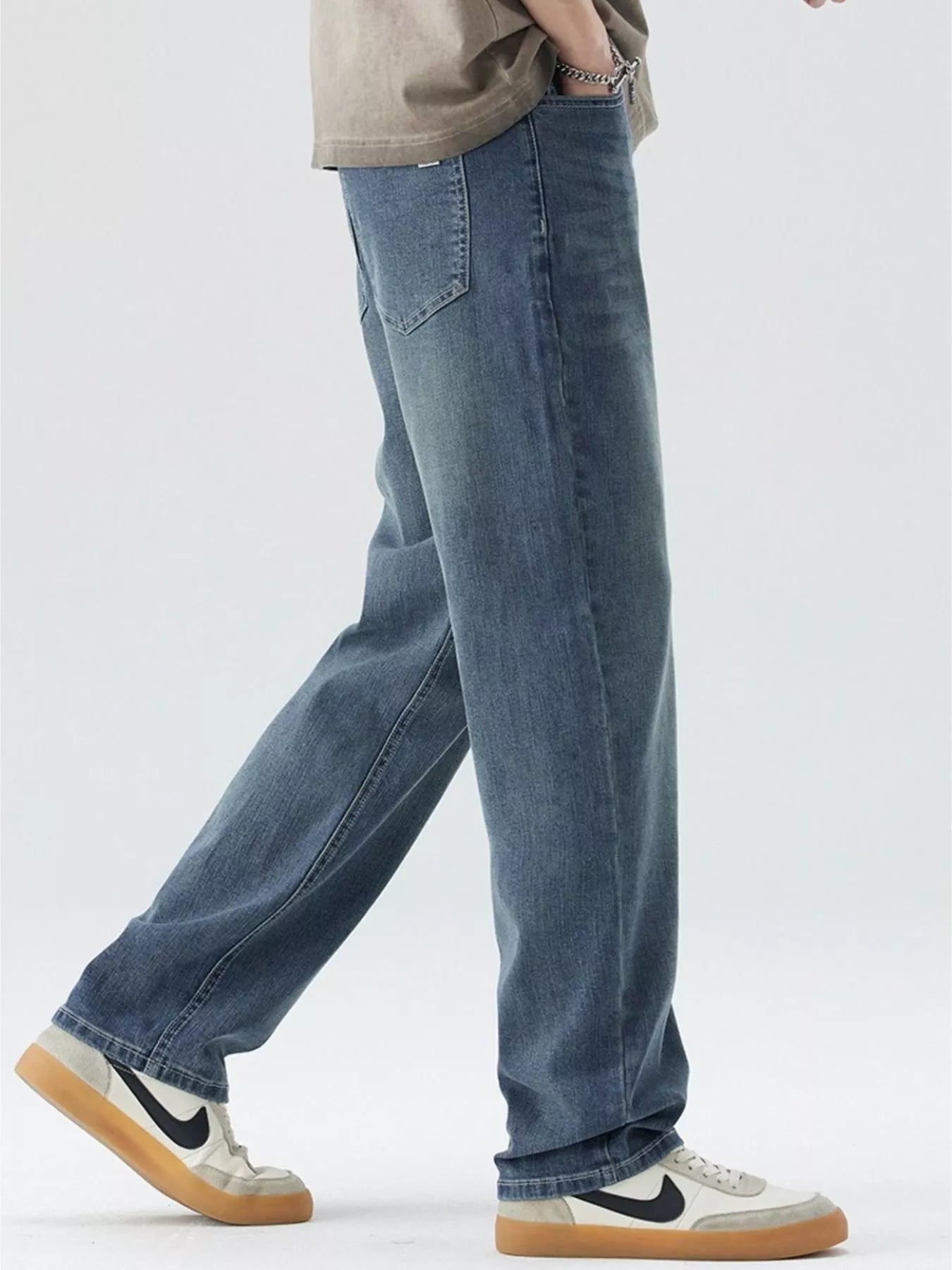 Men's Wide Leg Jeans with Pockets