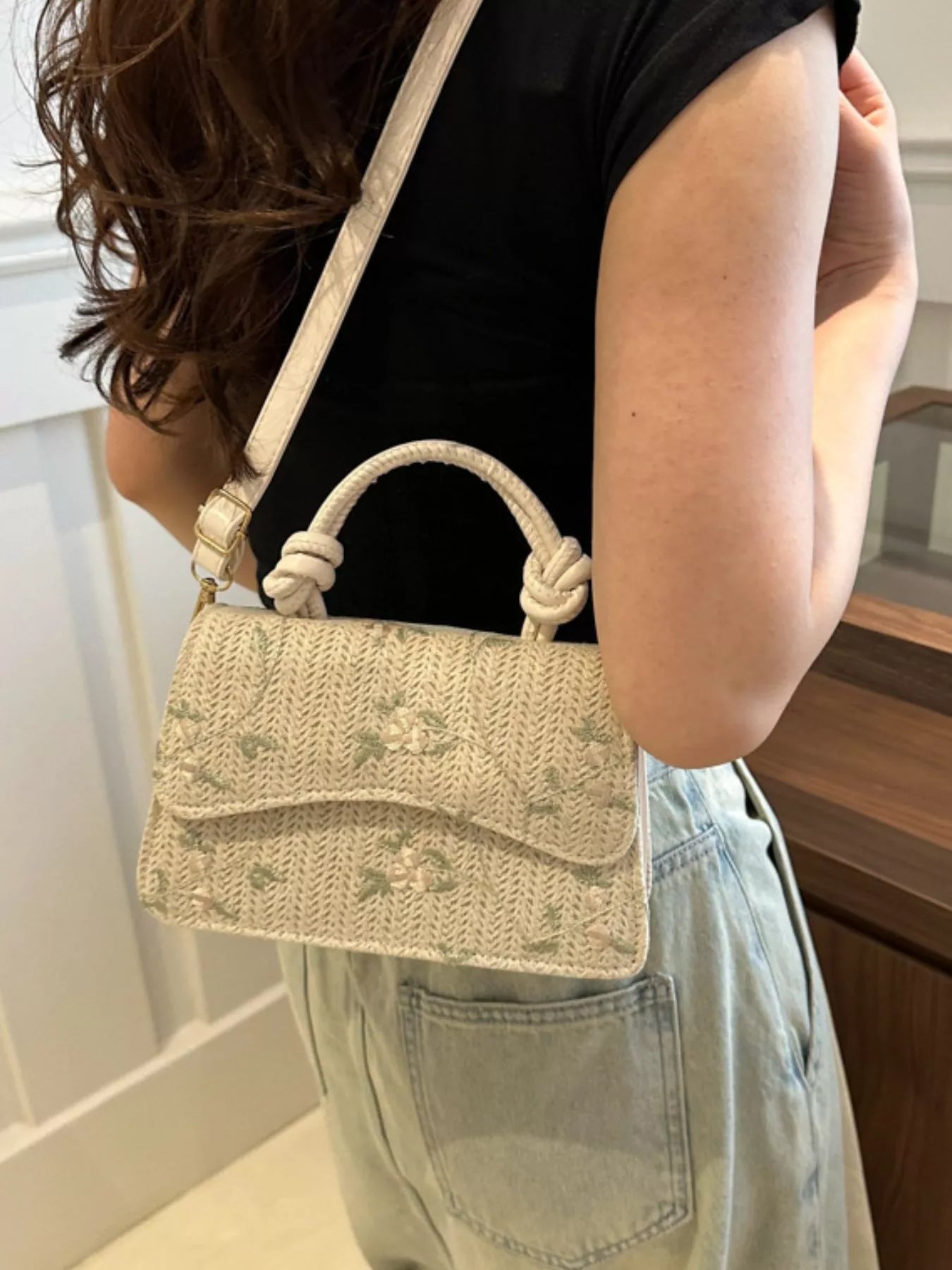 Floral Embroidered Straw Woven Crossbody Bag