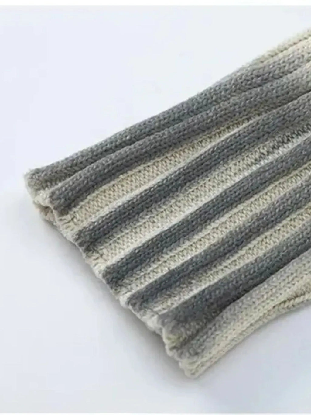 Men's Ribbed Knit Long Sleeve Sweater