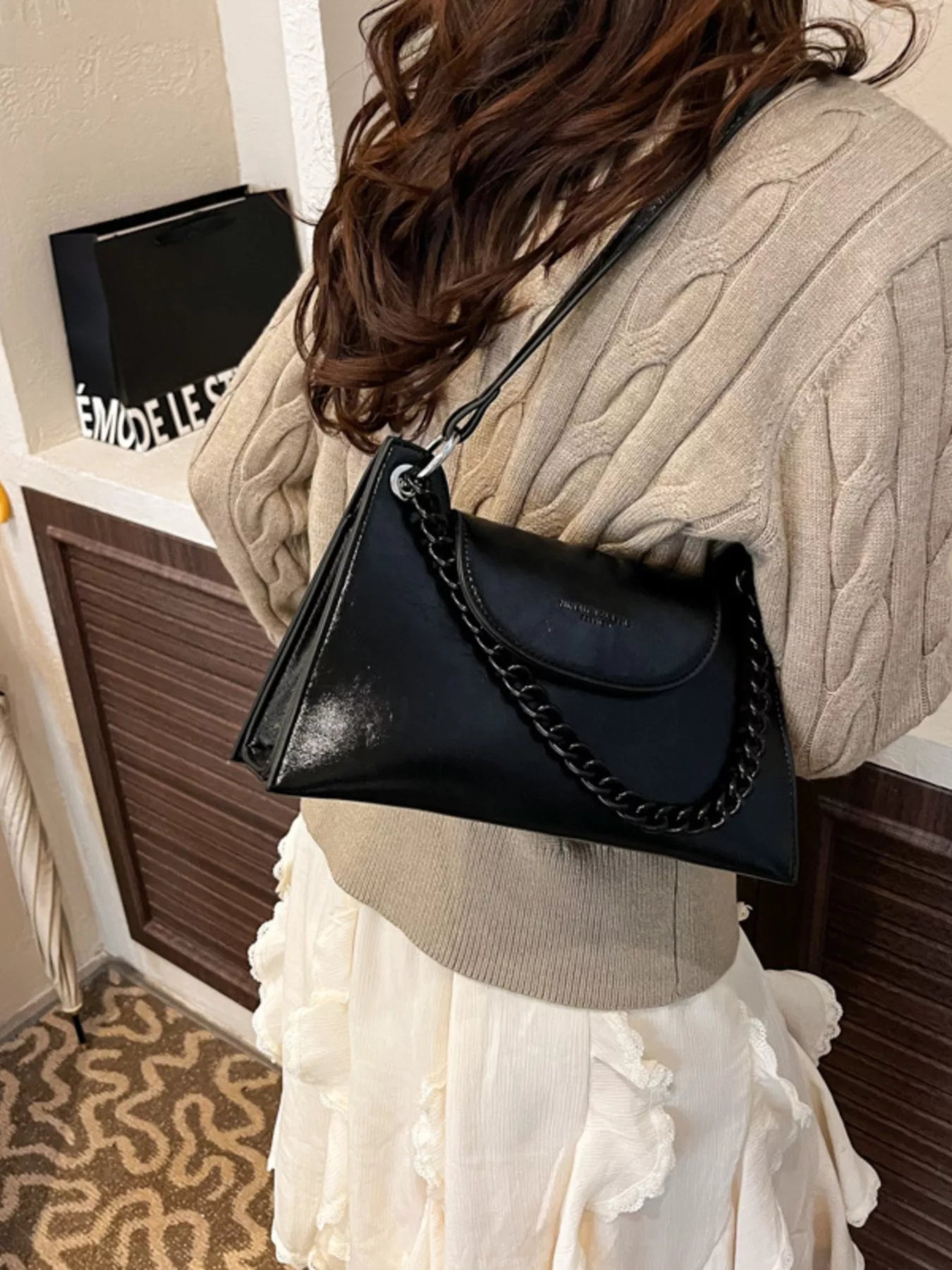 Chain Decor Flap Crossbody Bag