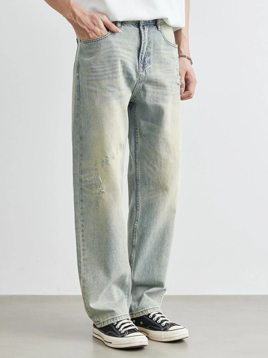 Men's Distressed Wash Wide Leg Jeans