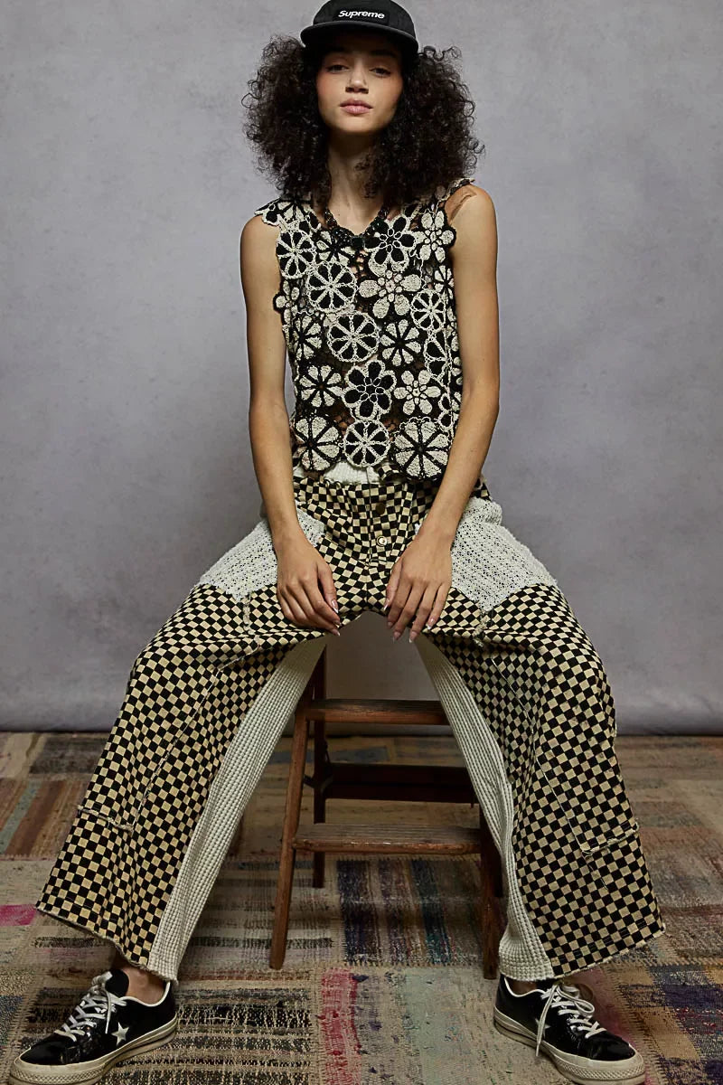 POL Round Neck Floral Crochet Sleeveless Cropped Top