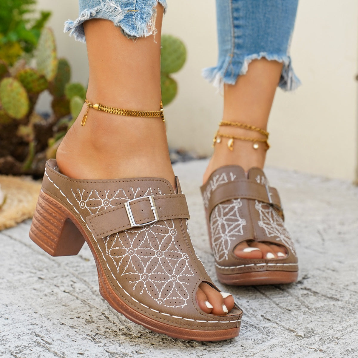 Buckle Decor Block Heel Sandals