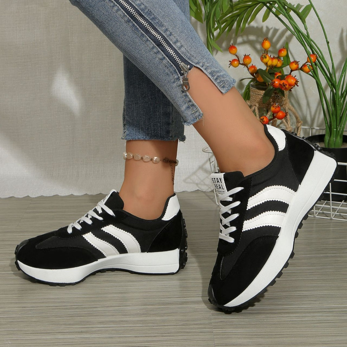 Round Toe Lace Up Sneakers