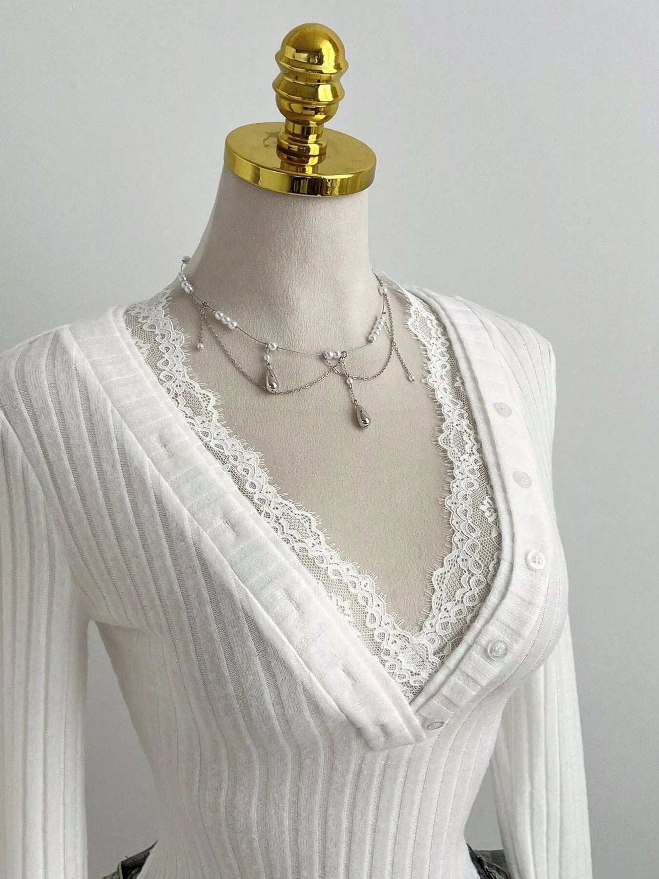V-Neck Lace Trim Ribbed Knit T-Shirt