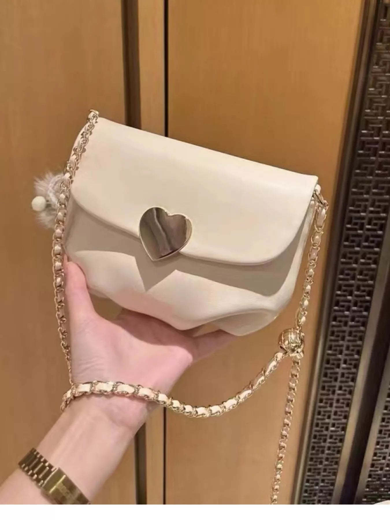 Heart Buckle Chain Crossbody Bag
