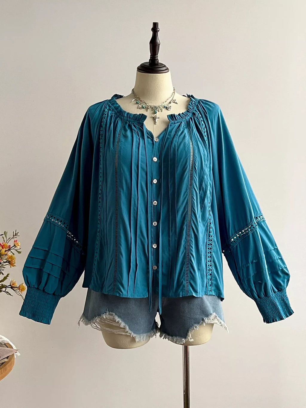 Plus Size Frill Pleated Lantern Sleeve Blouse