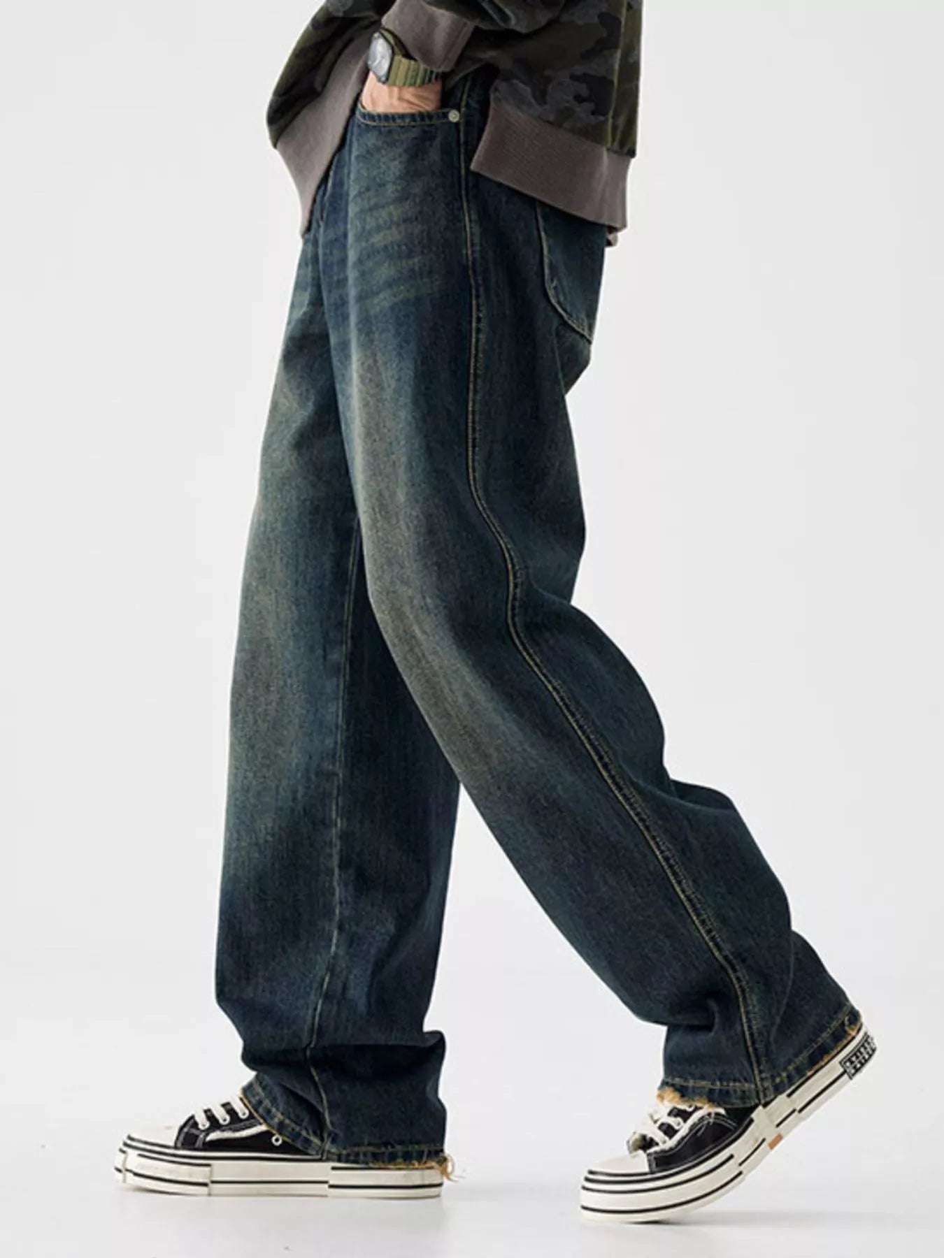 Men's Vintage Wash Wide Leg Jeans