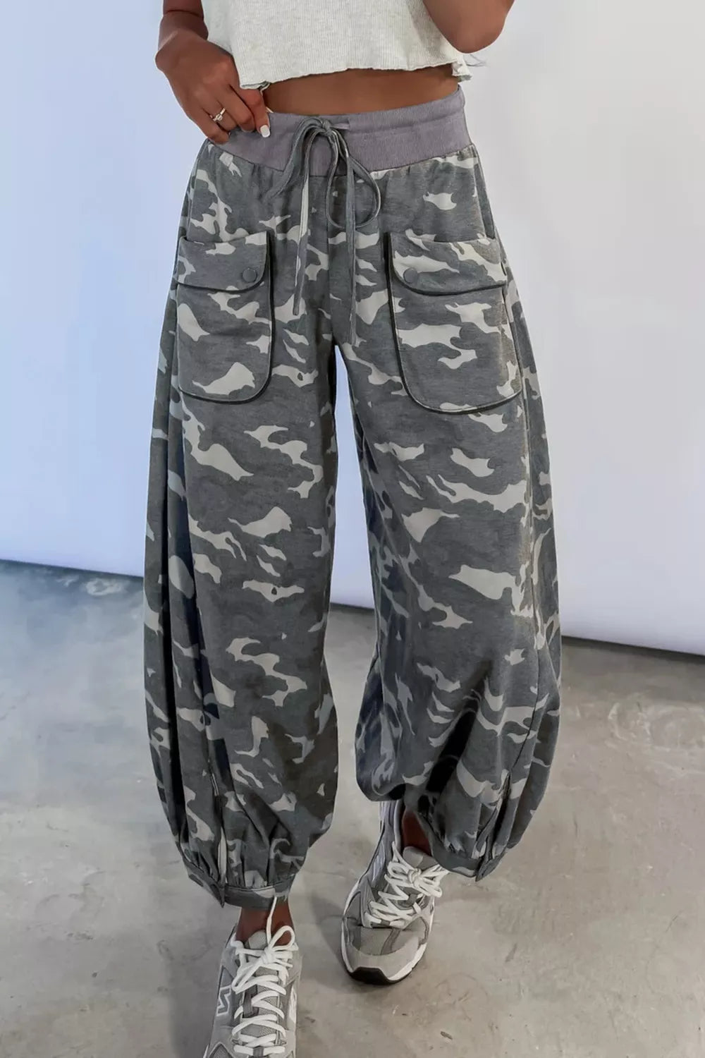 Multicolour Drawstring Contrast Waistband Camouflage Cargo Barrel Pants