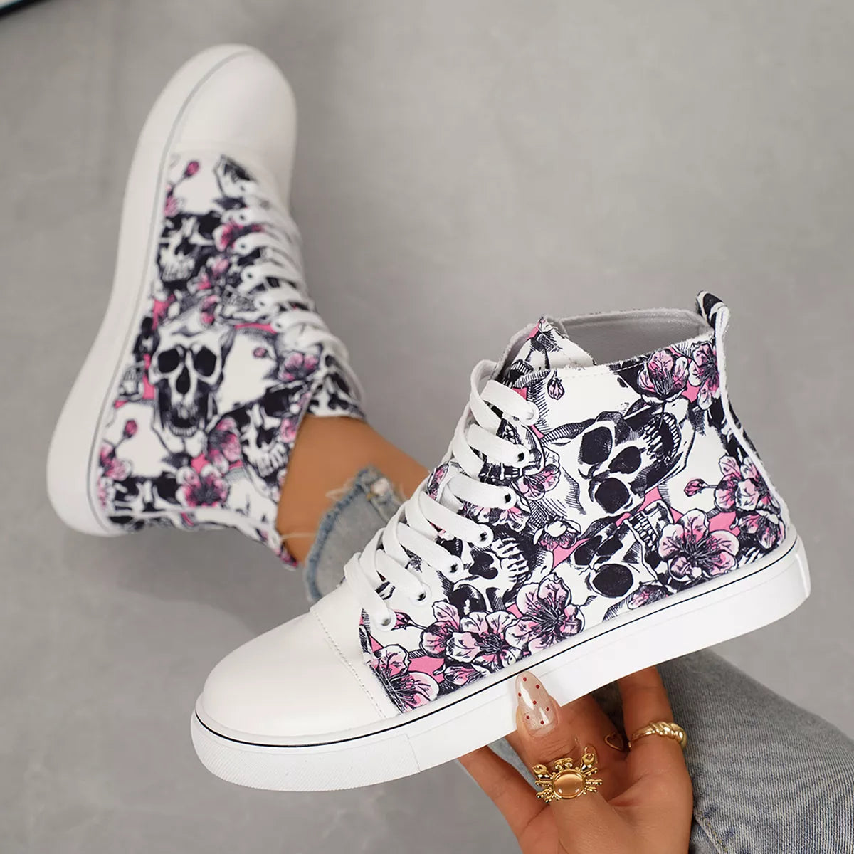 Round Toe Lace Up Sneakers