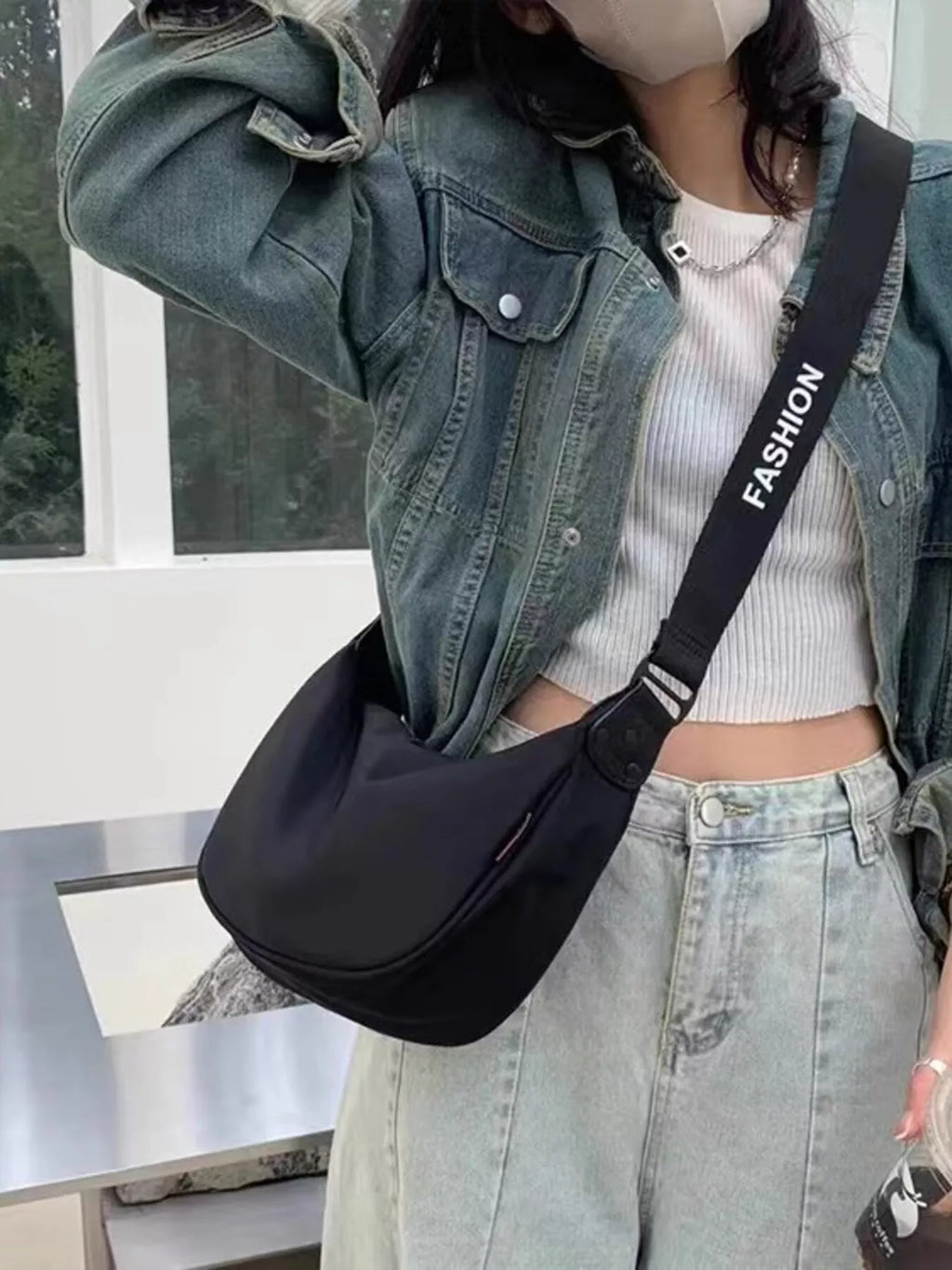 Lightweight Adjustable Strap Crossbody Bag
