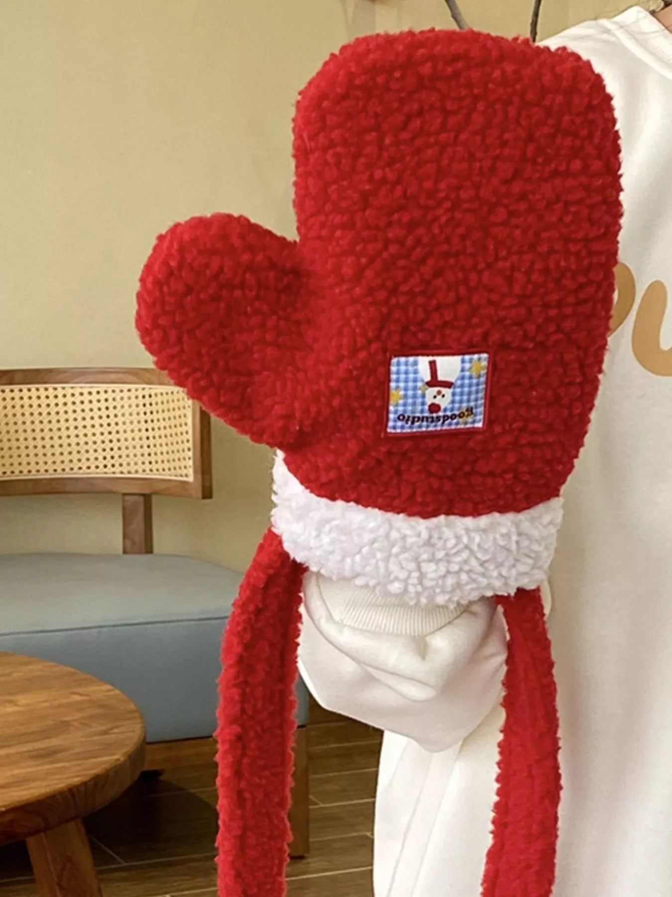 Christmas Mitten-Shaped Plush Crossbody Bag