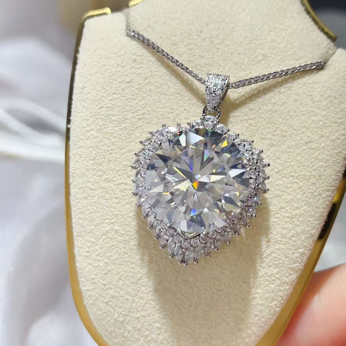 20 Carat Moissanite 925 Sterling Silver Pendant Necklace