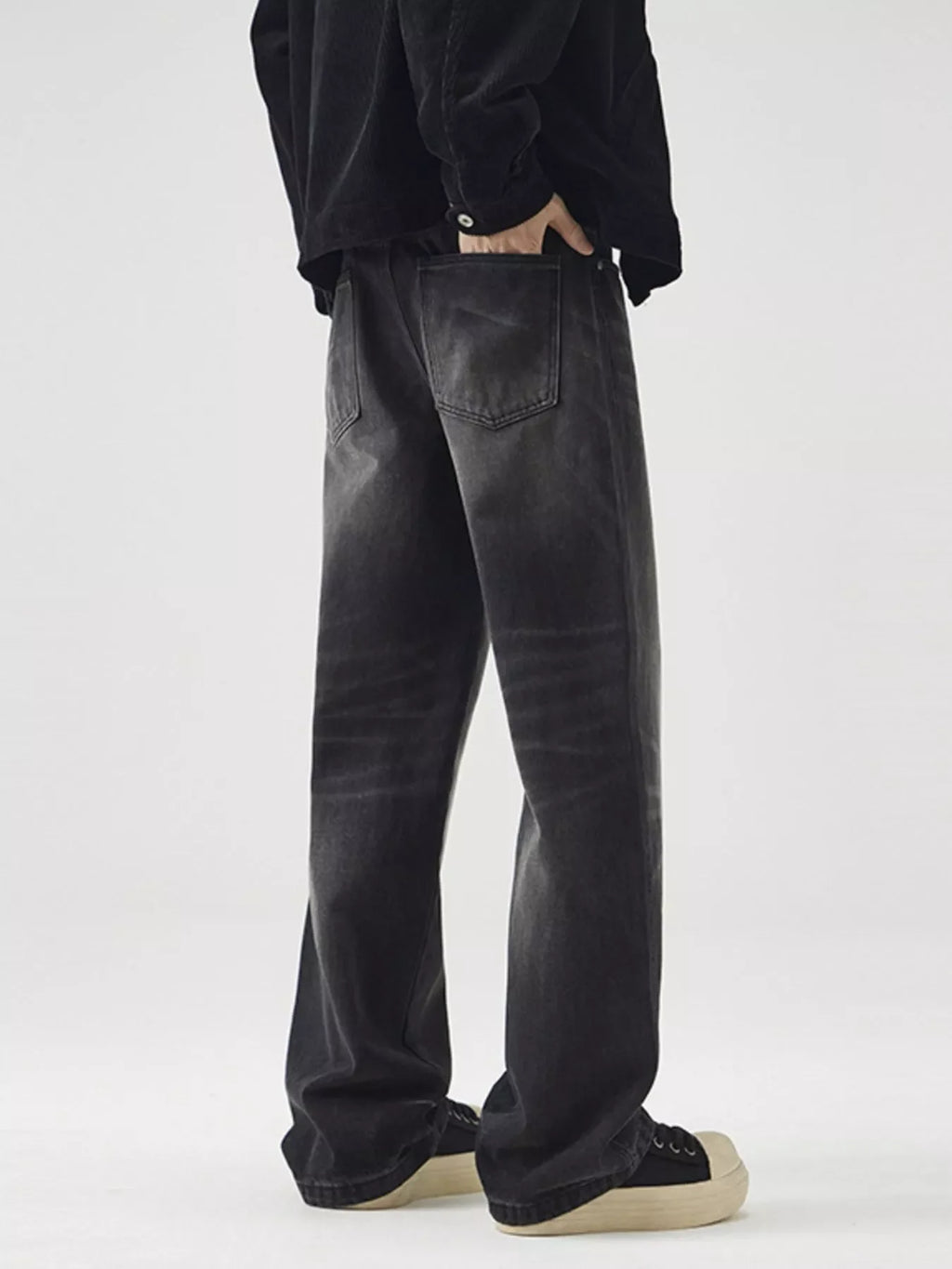 Men's Wide Leg Washed Jeans