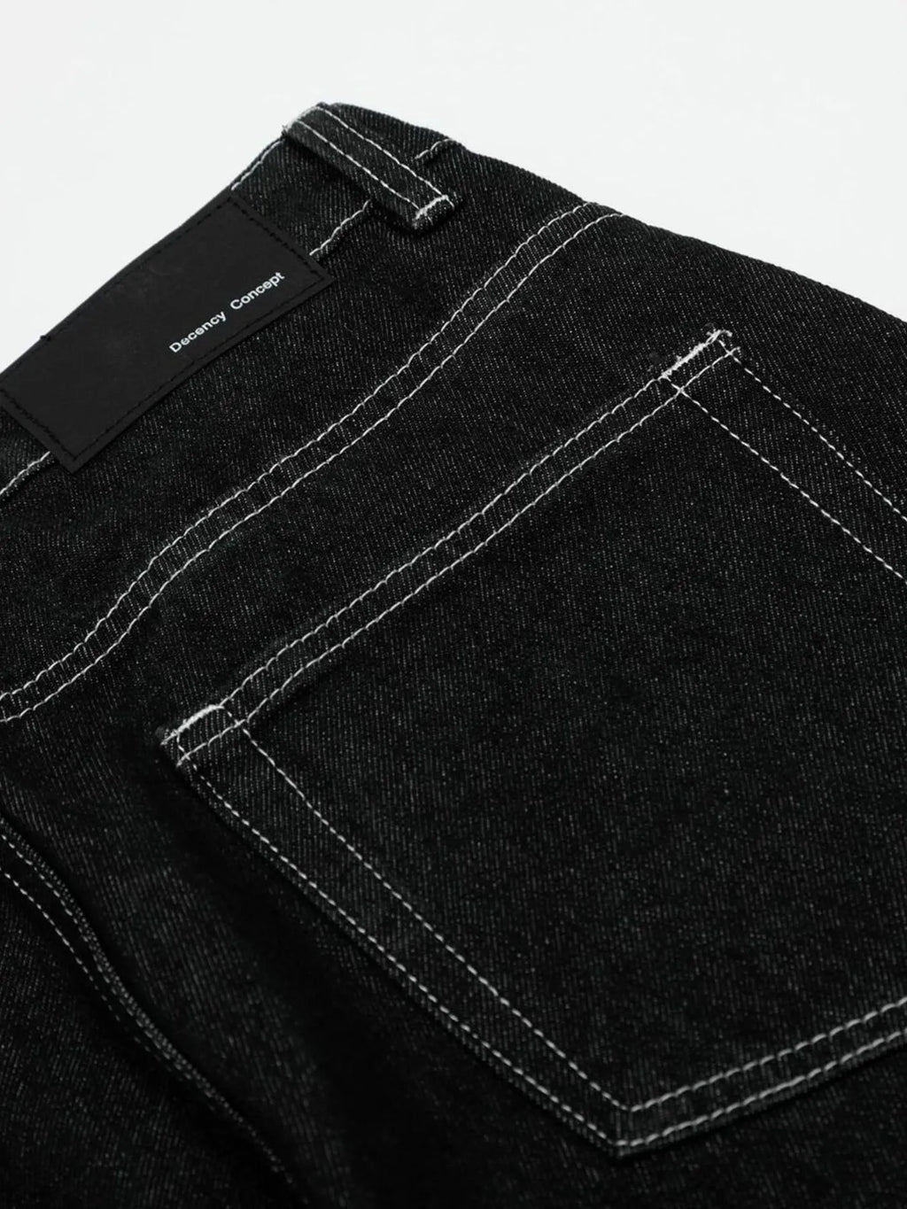 Men's Wide-Leg Contrast Stitch Jeans