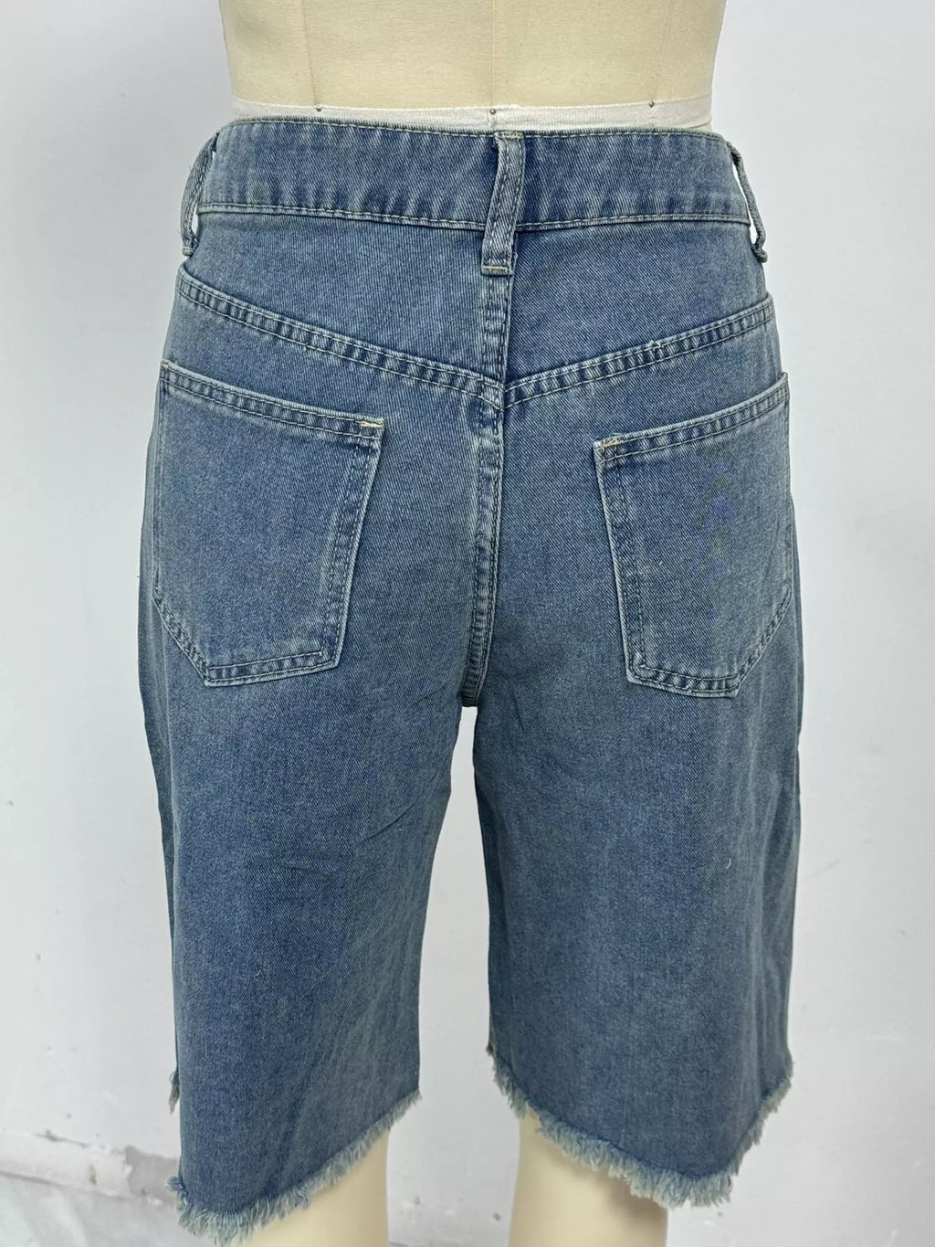 Frayed Hem Relaxed Fit Denim Shorts