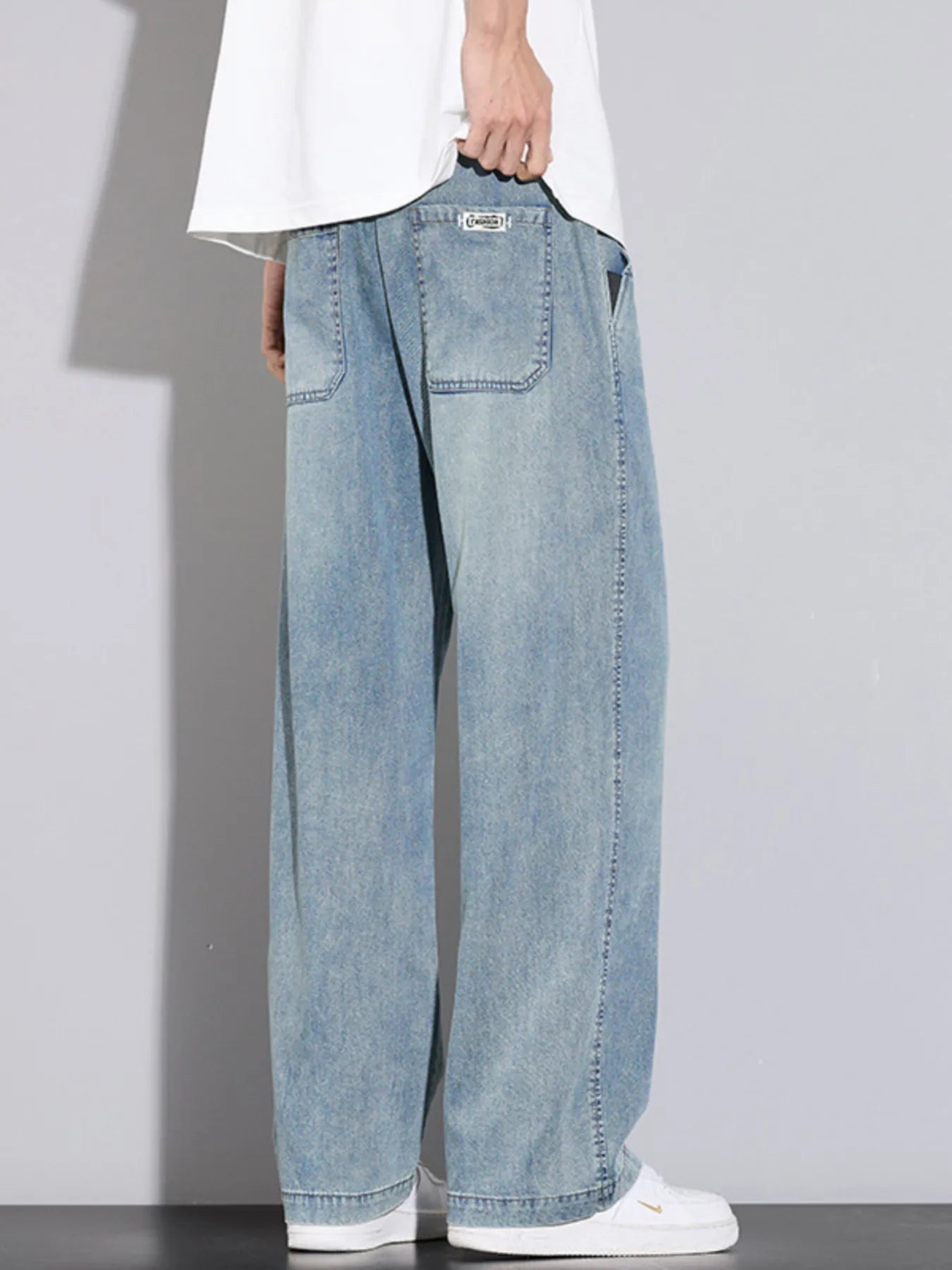 Men's Wide Leg Relaxed Fit Jeans