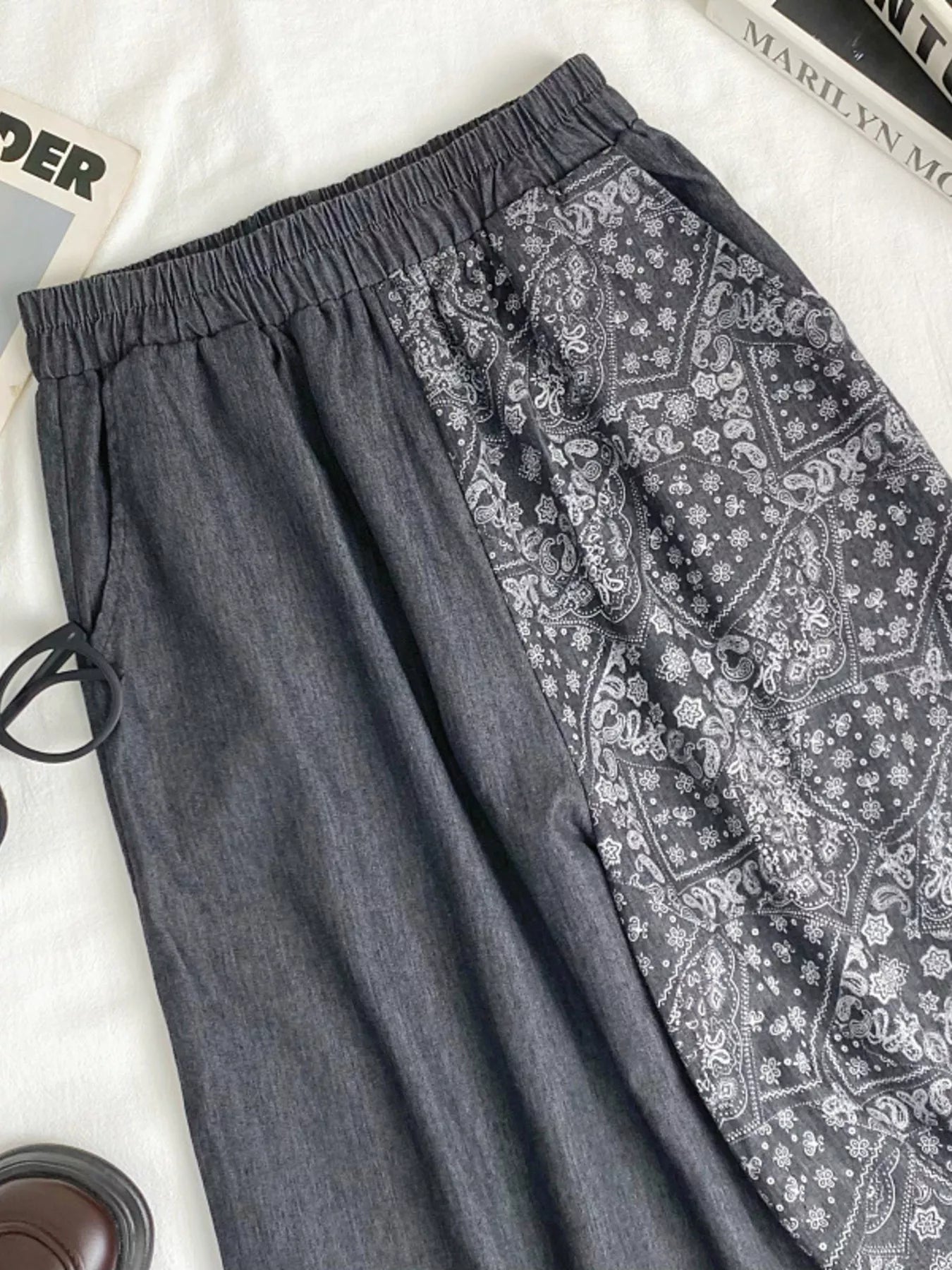 Elastic Waist Printed Jeans