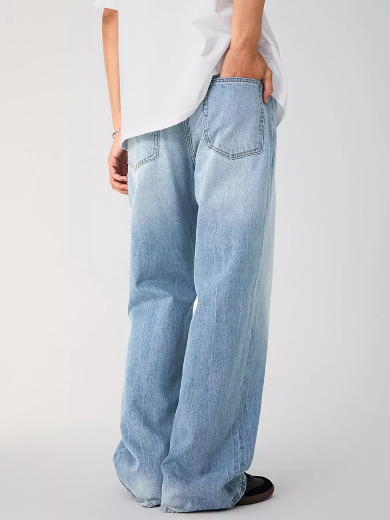 Men's Wash Relaxed Fit Wide Leg Jeans