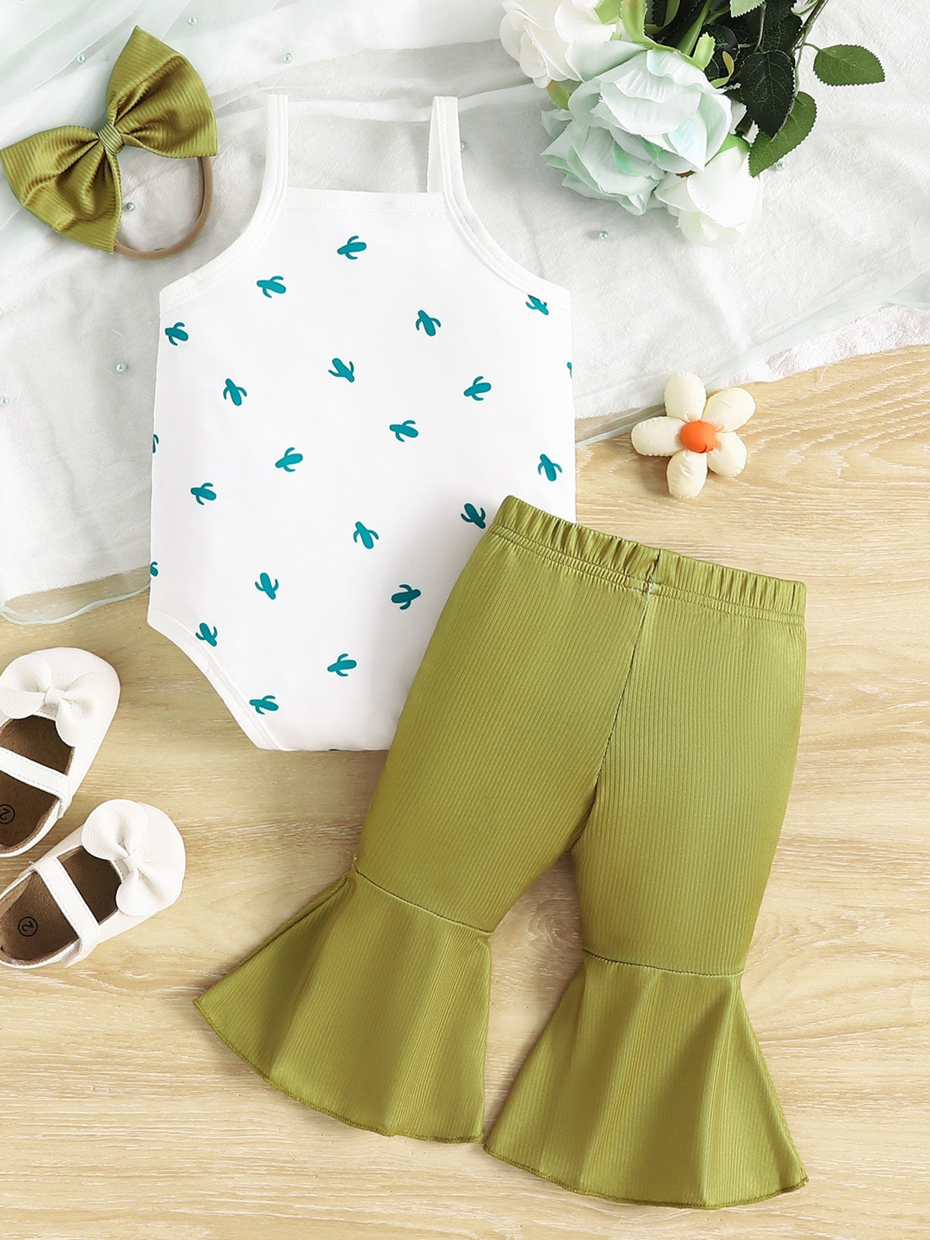 Children's Printed Bodysuit & Flare Leg Pants & Headband 3-Piece Set