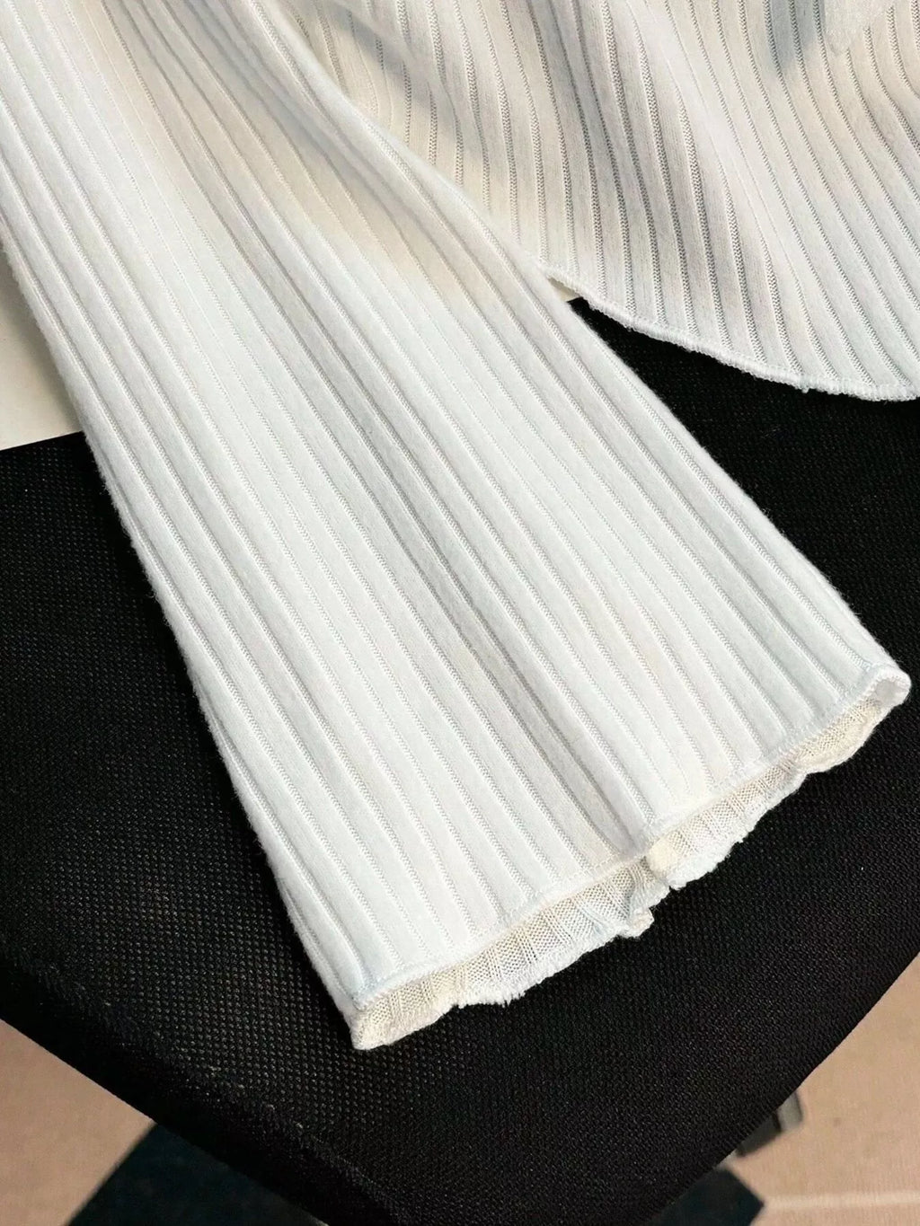 Off-Shoulder Bowknot Ribbed Knit T-Shirt