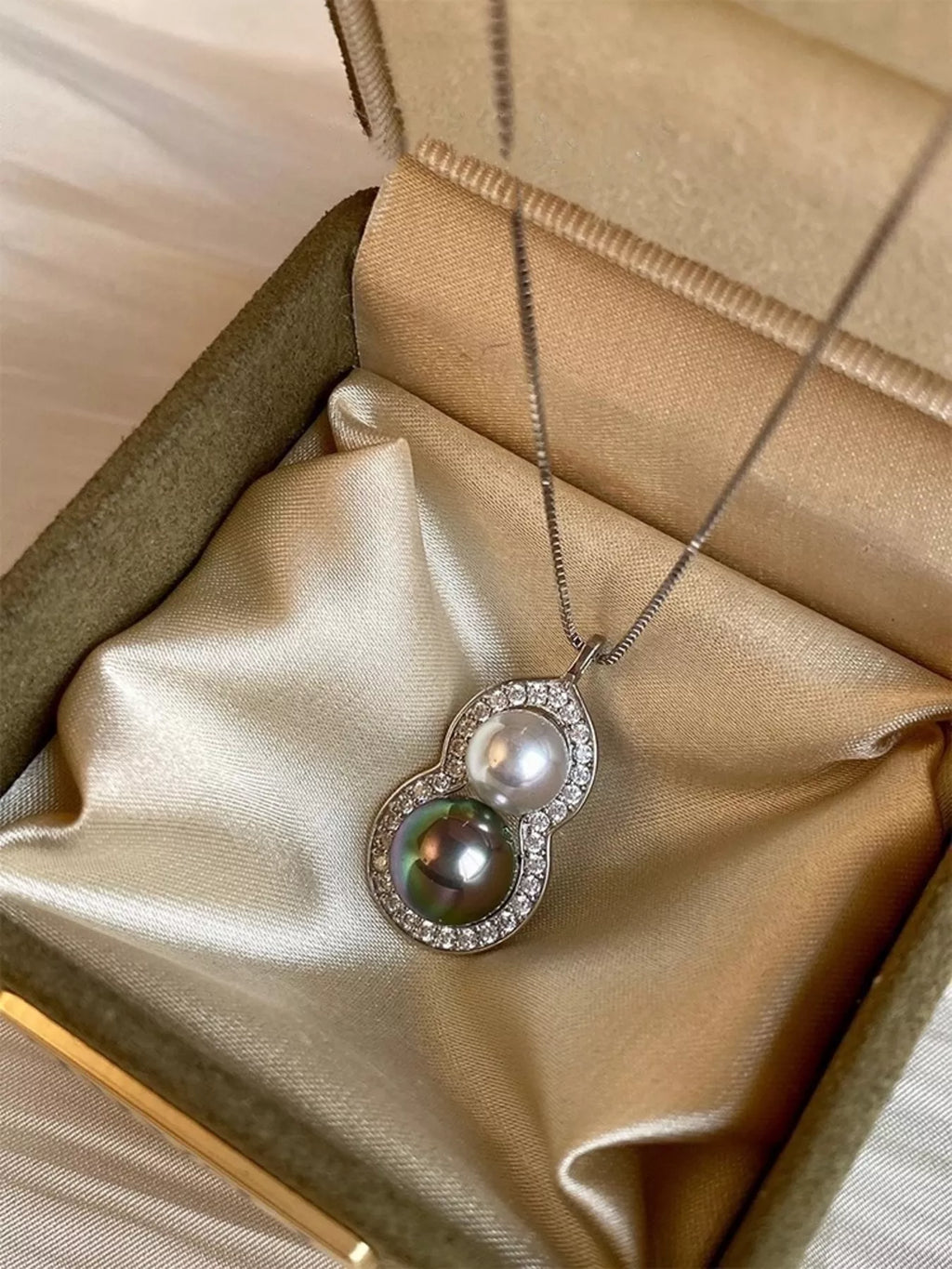 Gourd Pendant Necklace
