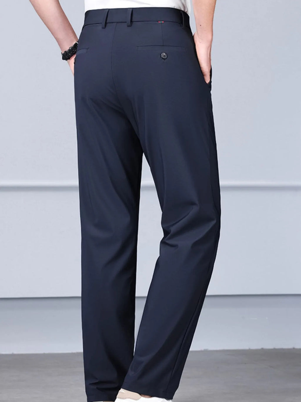 Men's Loose Fit Jeans with Pockets