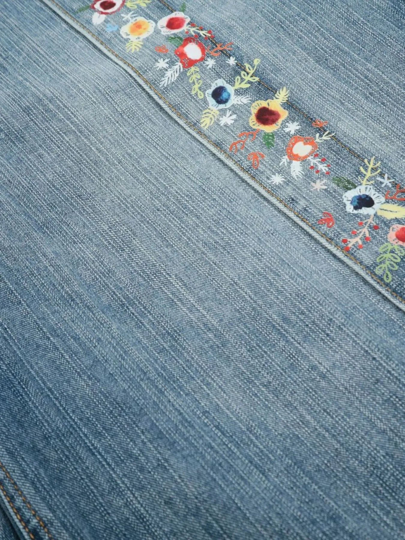 Men's Floral Trim Wide Leg Denim Shorts