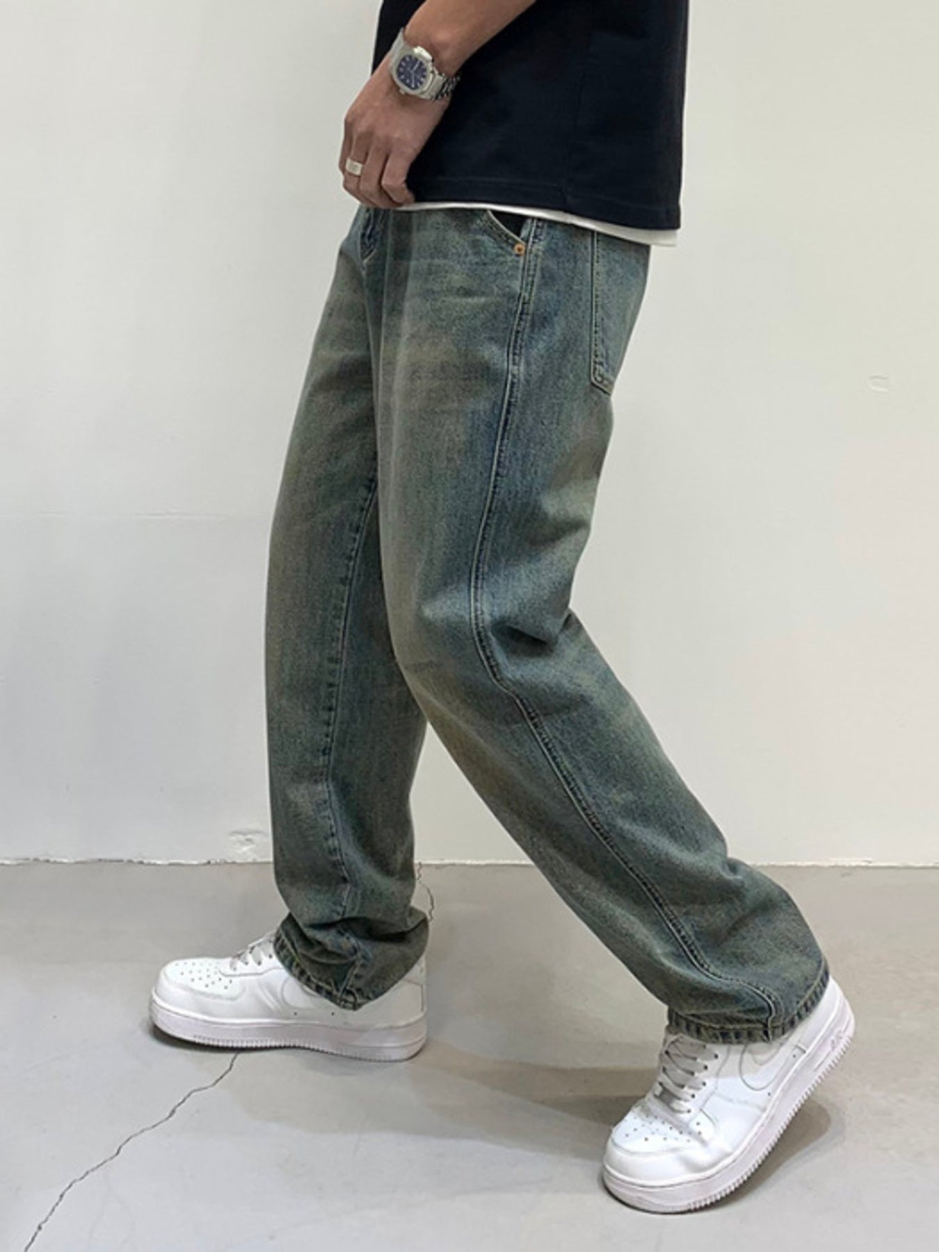 Men's Vintage Wash Loose Fit Jeans