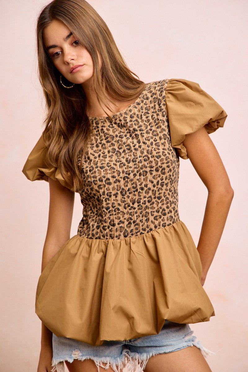 BiBi Rib Texture Leopard Puff Sleeves Bubble Peplum Top